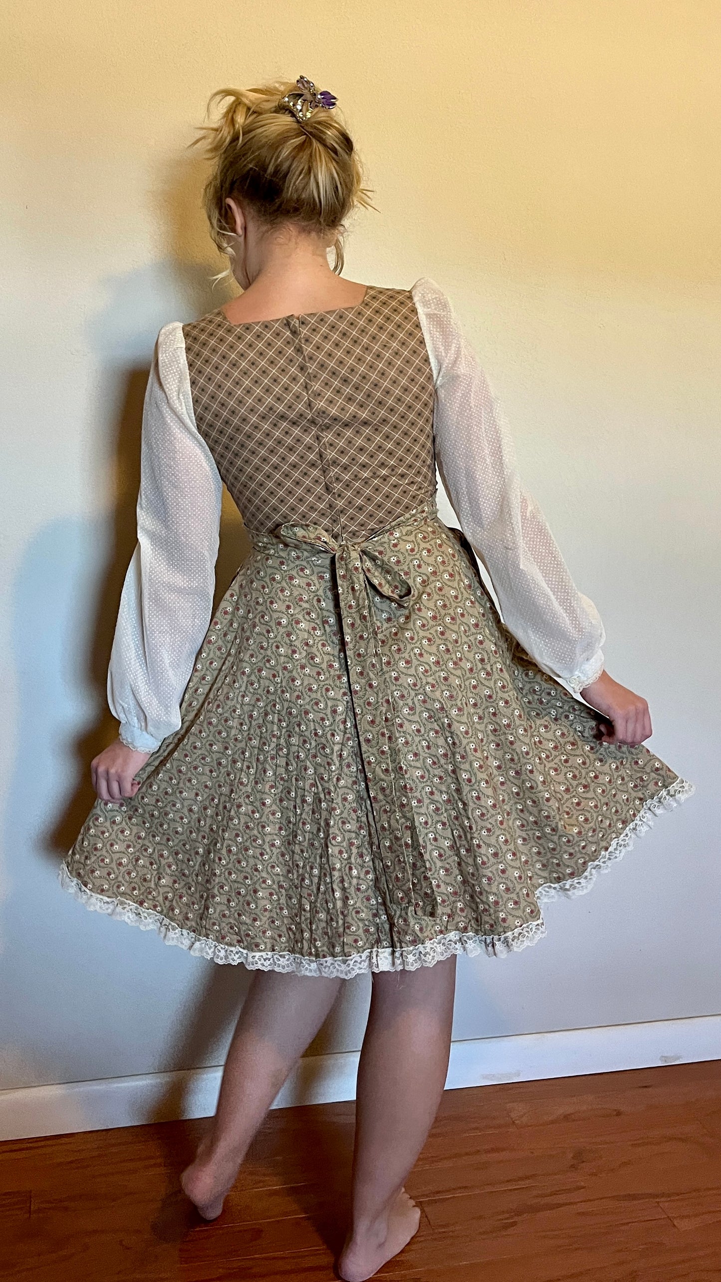 Vintage 1970’s "Gunne Sax by Jessica McClintock" Beige & Green Calico & Velvet Midi Dress (Altered)