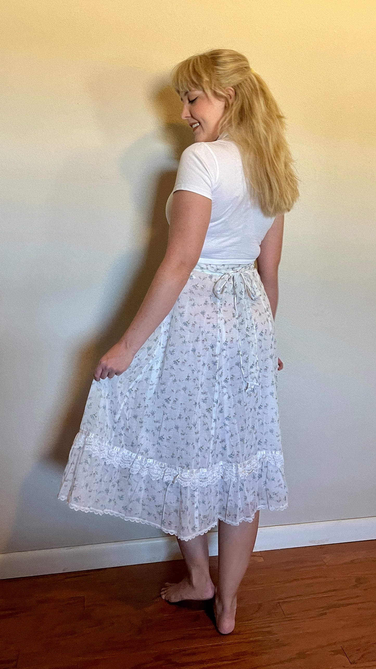 Vintage 1970’s "Gunne Sax by Jessica McClintock" White Floral Midi Skirt