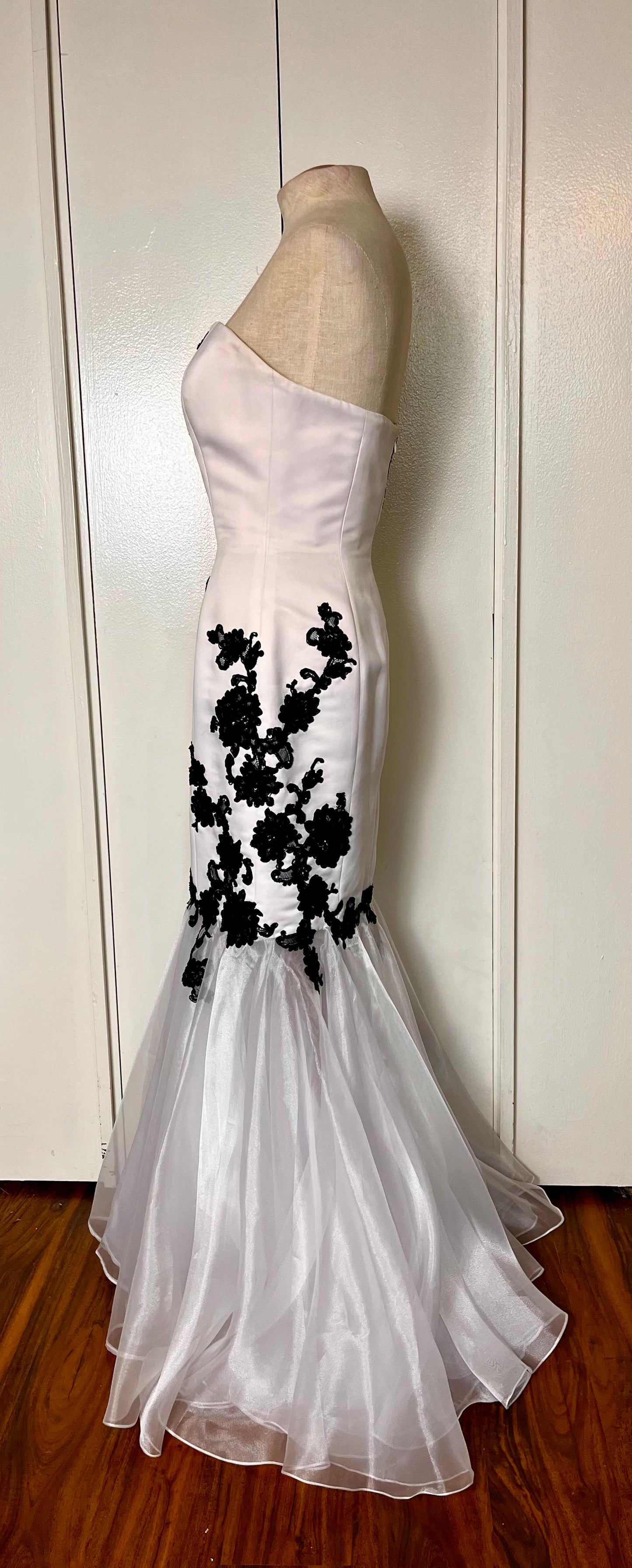 Vintage Y2K "Jovani" White w/ Black Lace Strapless Gown