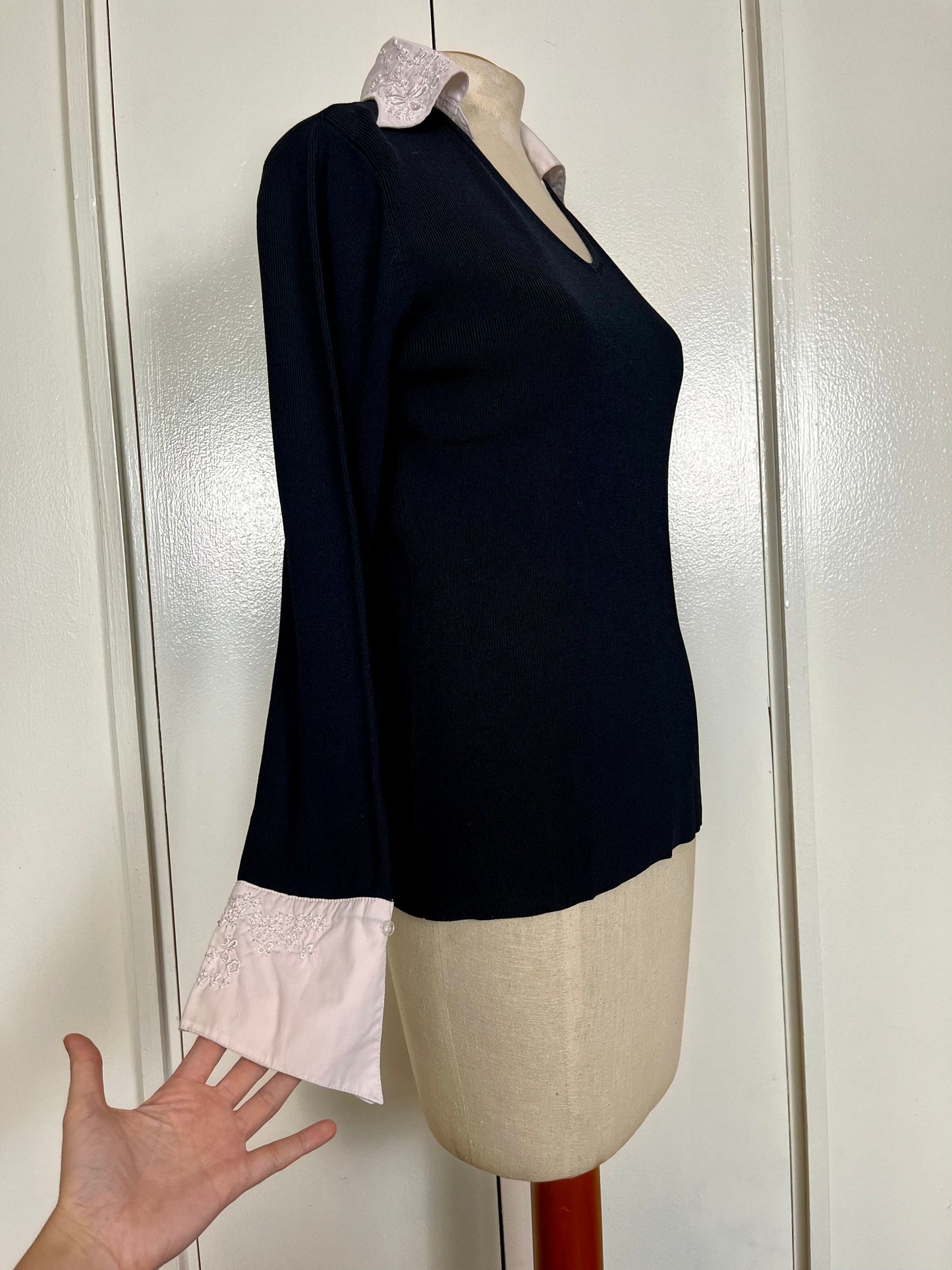 Vintage Y2K "Michelle Nicole" White & Black Collared Stretch-Knit Blouse