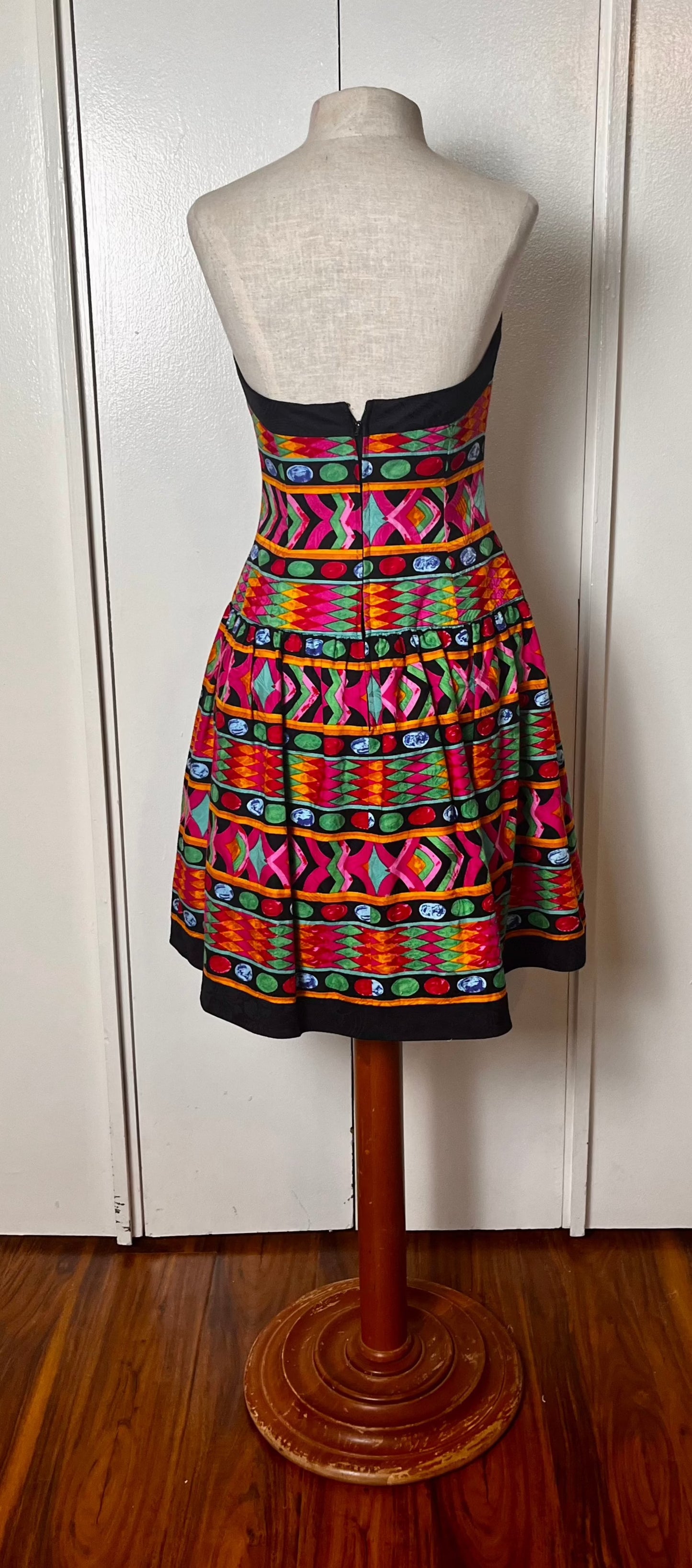 Vintage 1980's "A.J. Bari" Graphic Strapless Fit n Flare Mini Dress