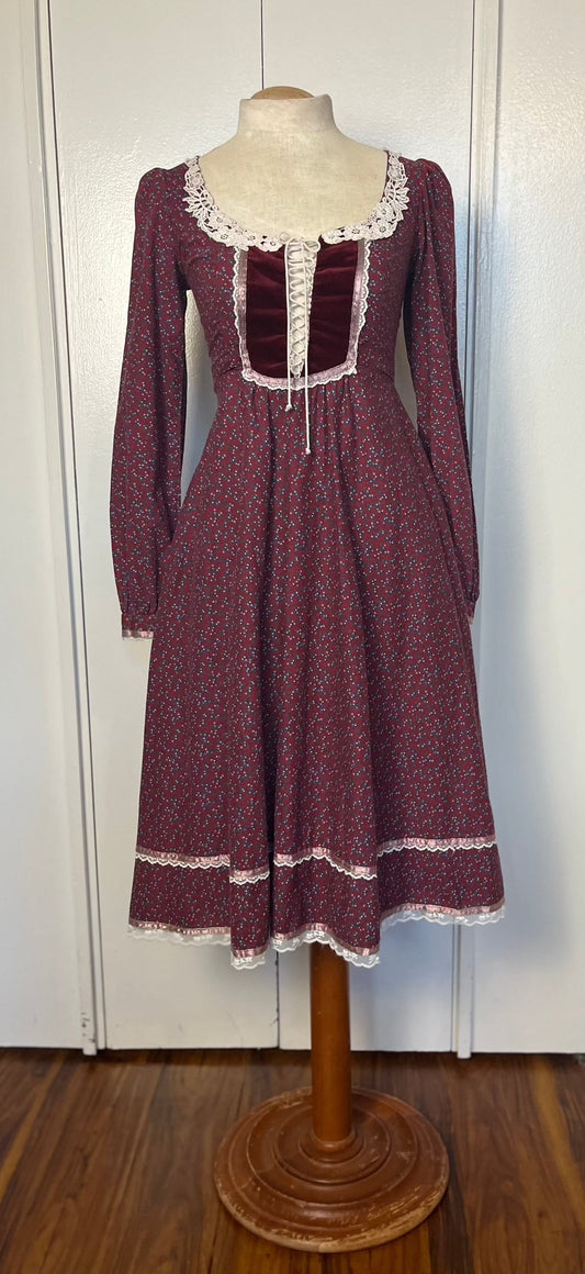 Vintage 1970’s "Gunne Sax by Jessica McClintock" Red and Purple Calico Long Sleeve Midi Dress (Size 5)