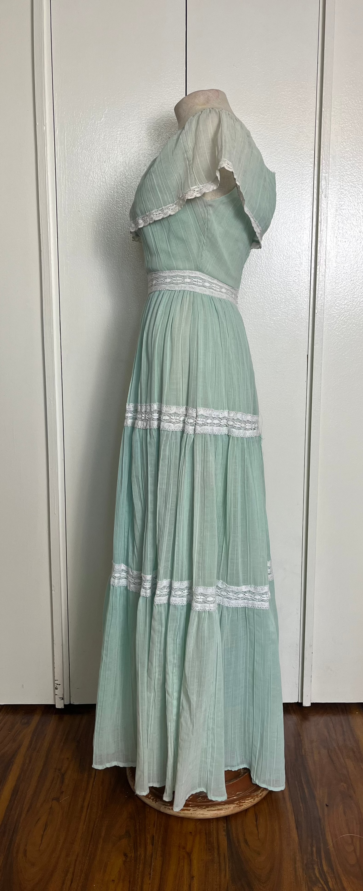 Vintage 1970's "Act 1 New York" Off-the-Shoulder Green Maxi Dress
