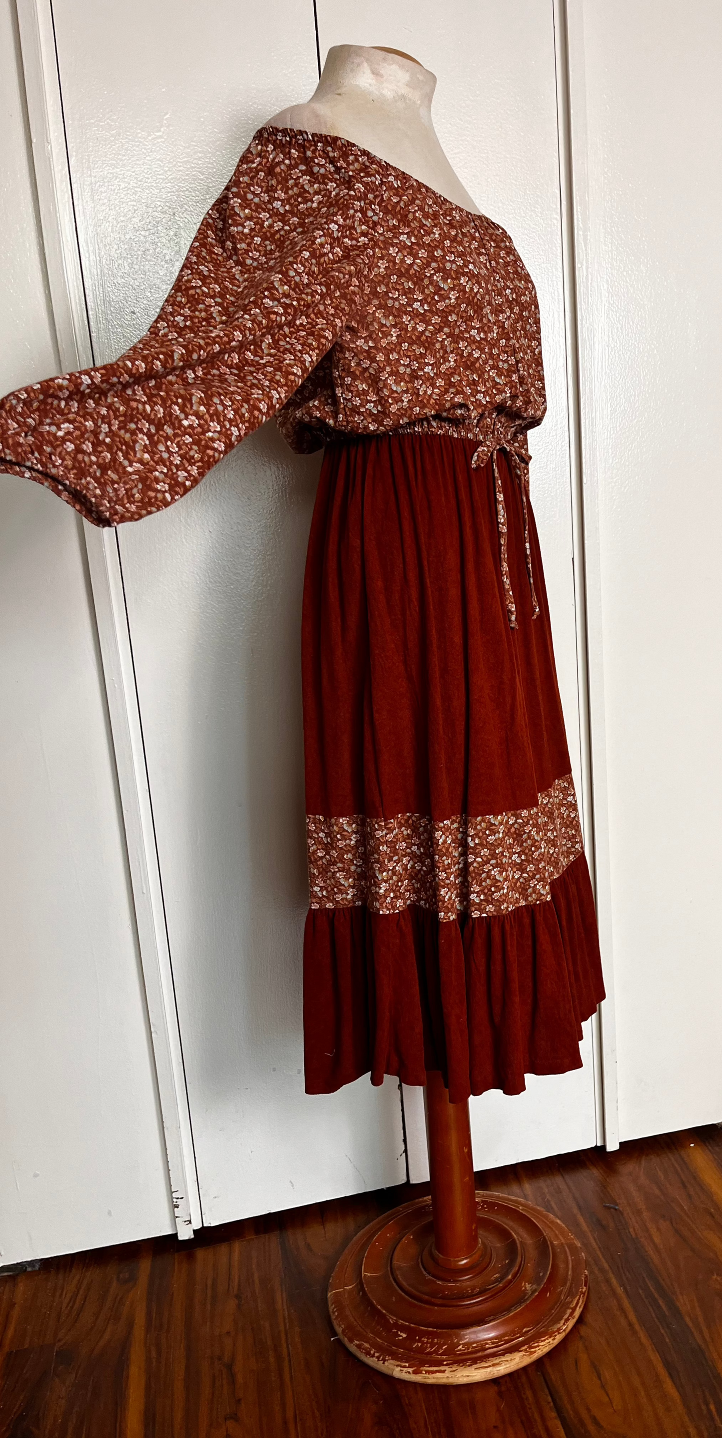 Vintage 1970's Terracotta-Rust Calico Prairie Midi Dress