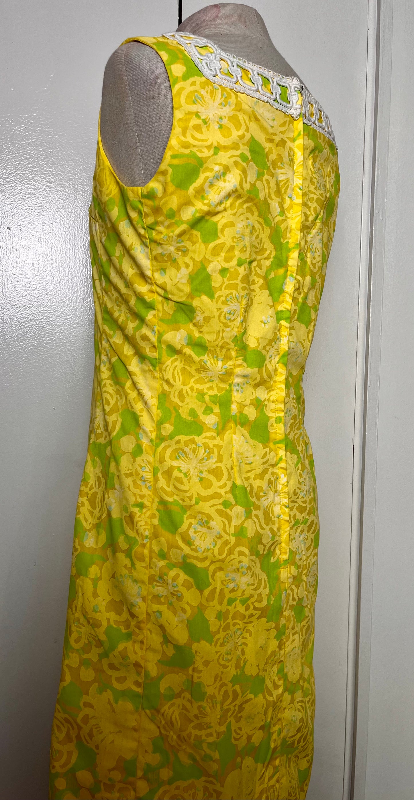Vintage 1970's "Home-Sewn" (in the style of Lilly Pulitzer) Yellow Floral Mini Dress