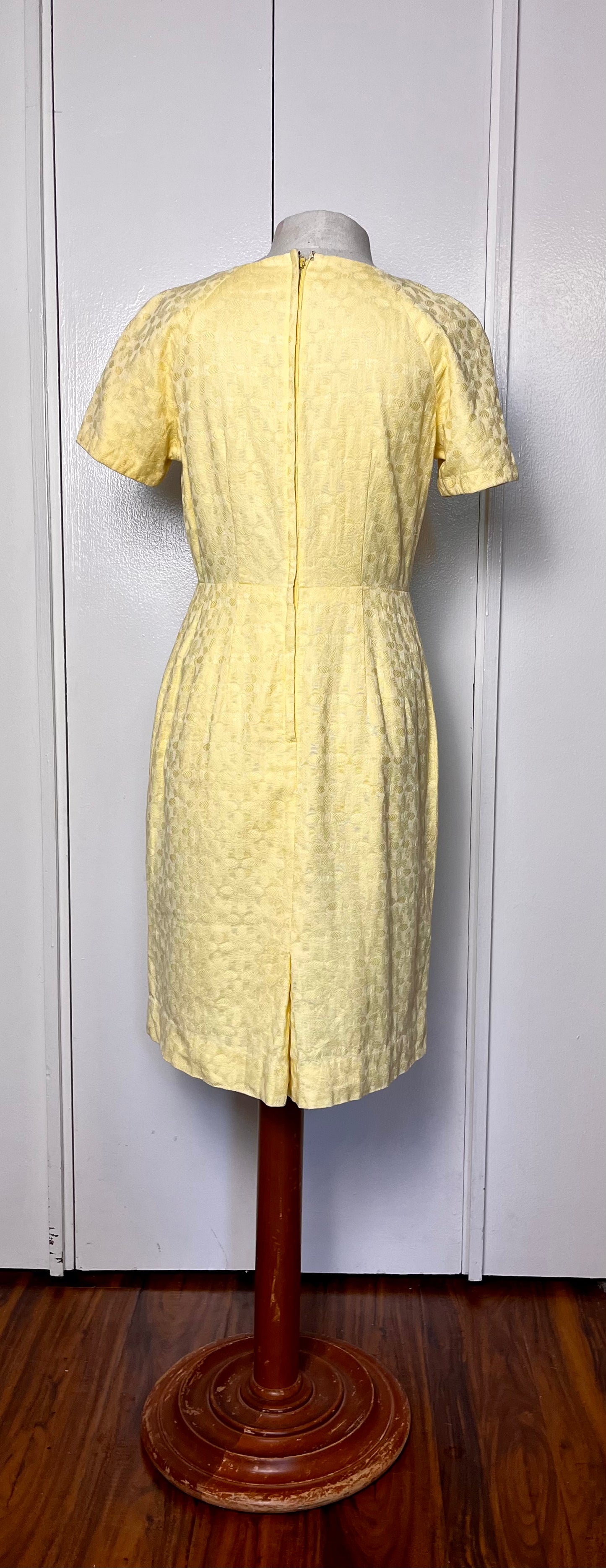 Vintage 1960’s Light Yellow Daisy Flower Short Sleeve Sheath Dress