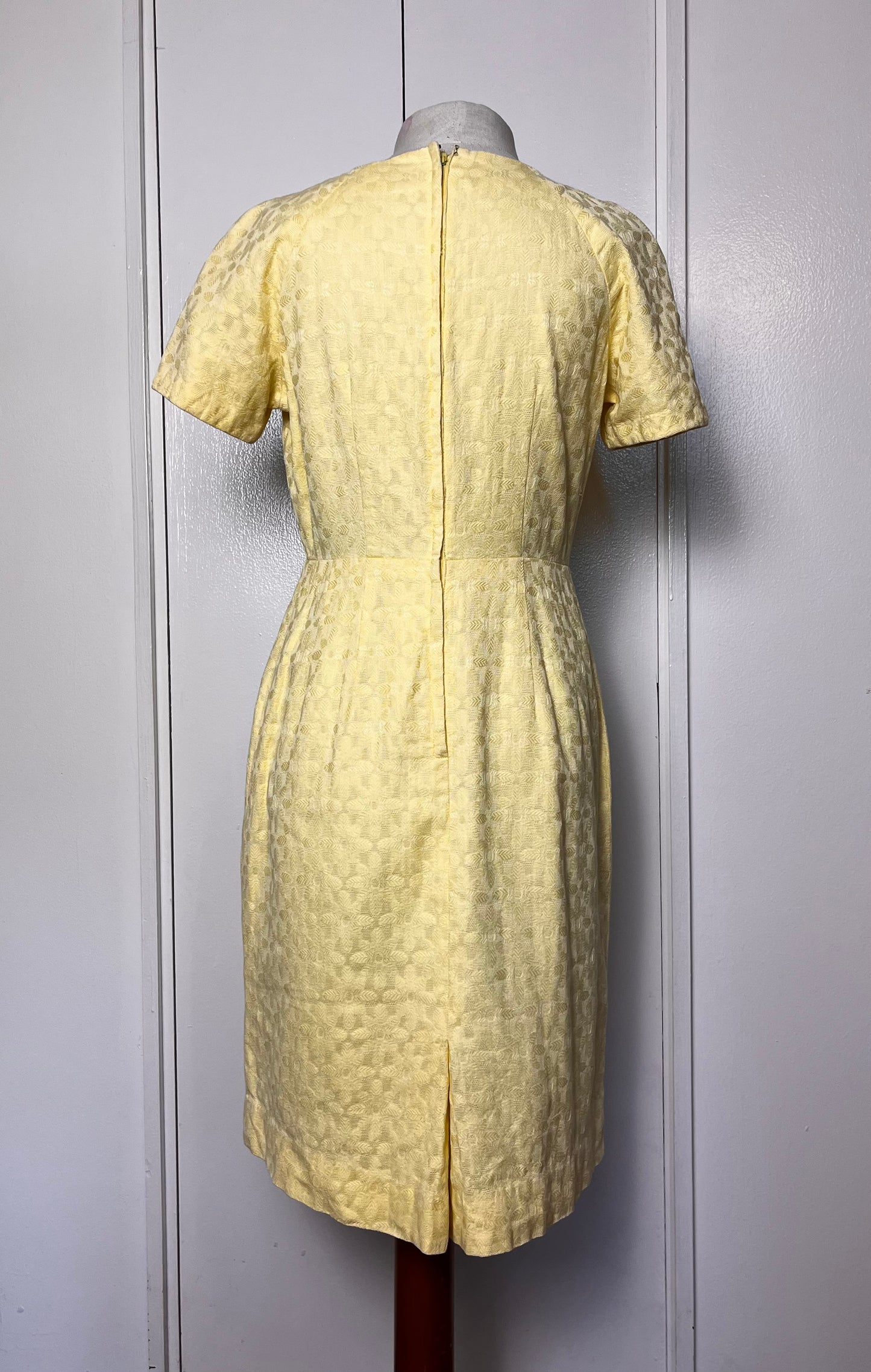 Vintage 1960’s Light Yellow Daisy Flower Short Sleeve Sheath Dress
