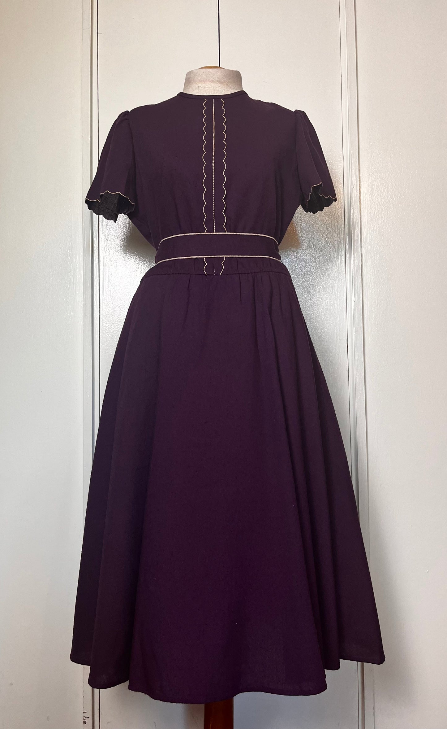 Vintage 1970's does 50's "Leslie Fay" Purple Fit n Flare Midi Dress with Belt