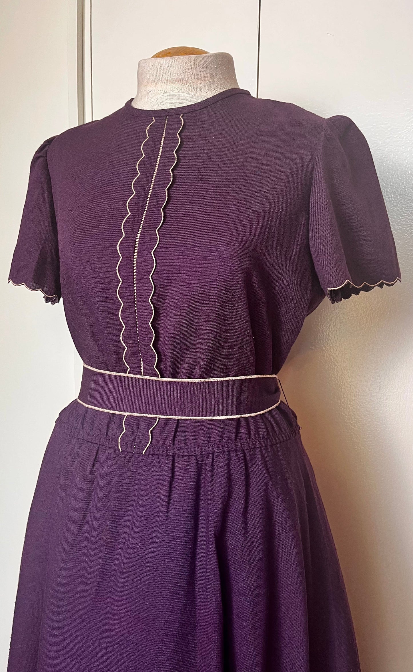 Vintage 1970's does 50's "Leslie Fay" Purple Fit n Flare Midi Dress with Belt