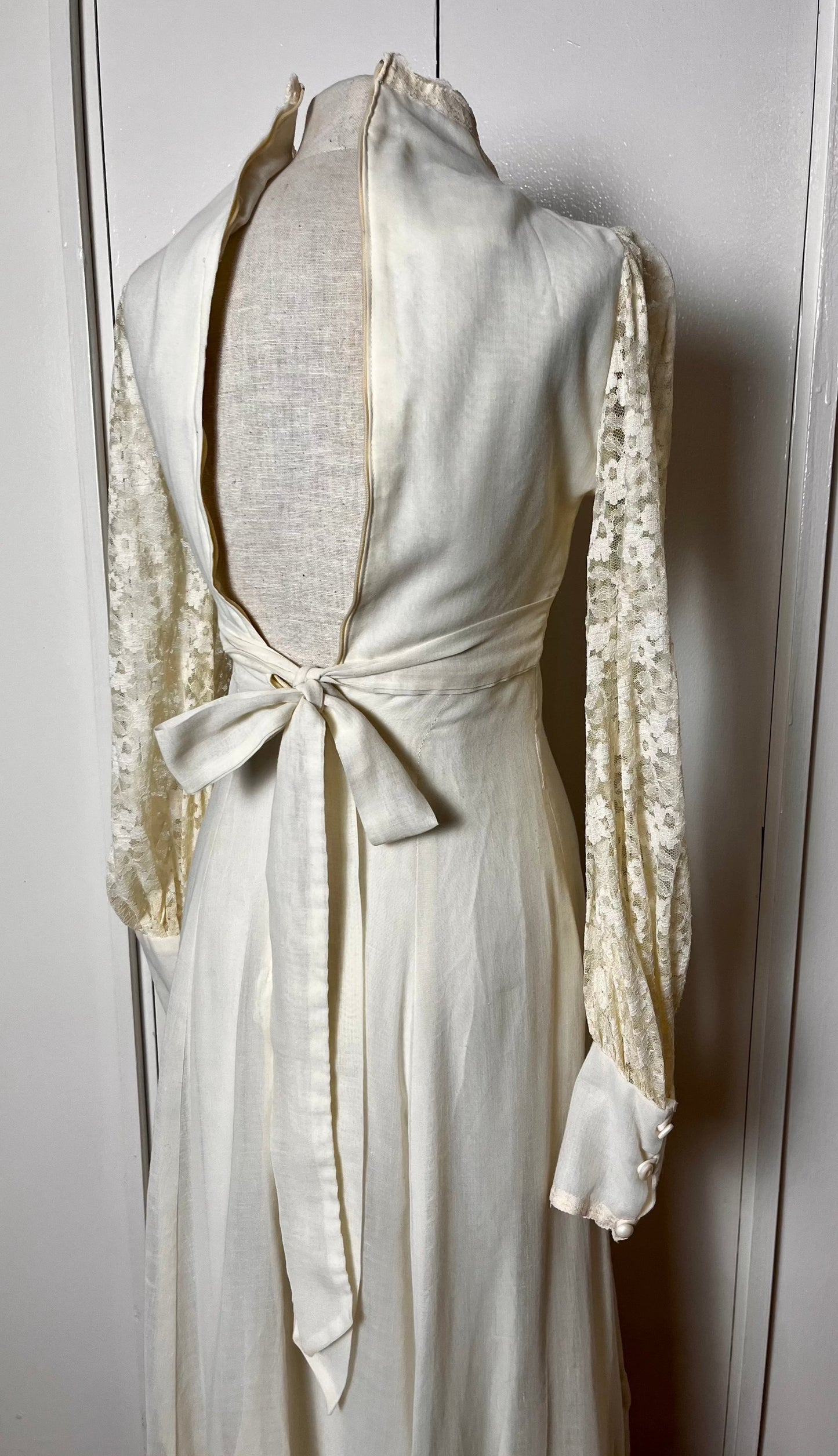 Vintage 1970's "Gunne Sax by Jessica McClintock" Ivory Long Sleeve Maxi Dress