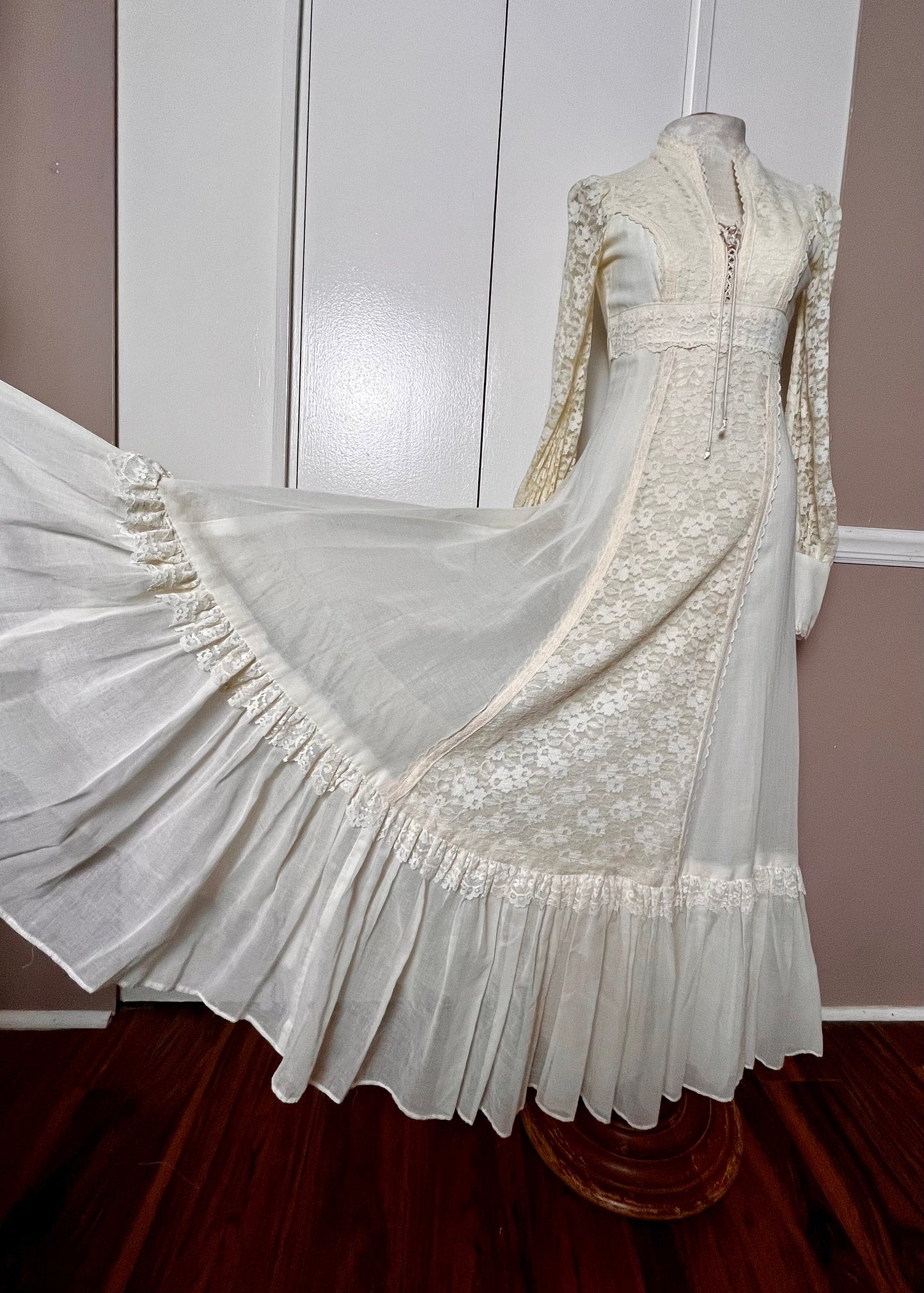 Vintage 1970's "Gunne Sax by Jessica McClintock" Ivory Long Sleeve Maxi Dress