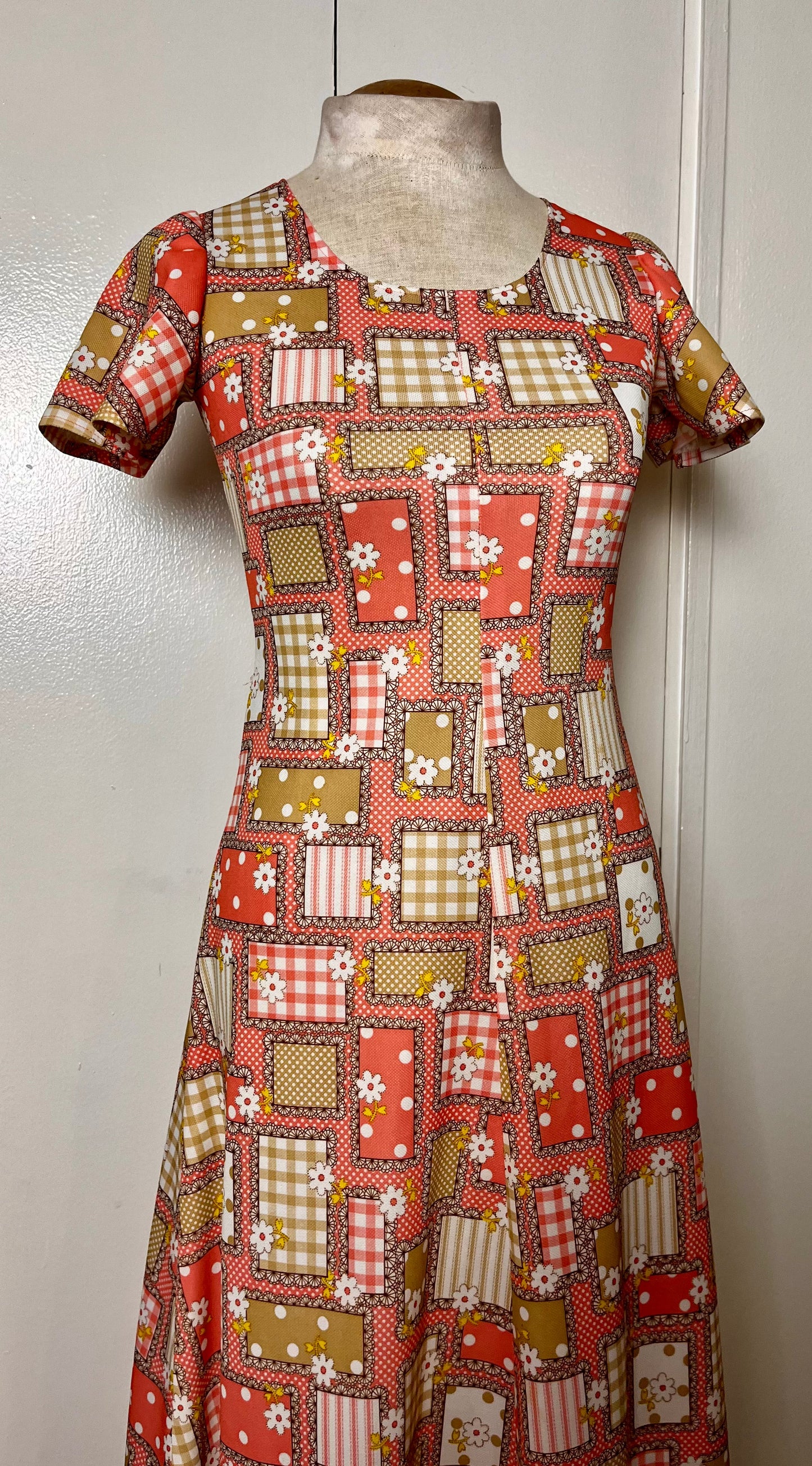 Vintage 1970's Patchwork-Daisy Maxi Dress