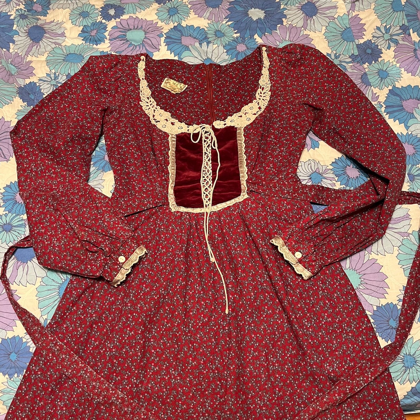 Vintage 1970’s "Gunne Sax by Jessica McClintock" Red and Purple Calico Long Sleeve Midi Dress (Size 11/13)