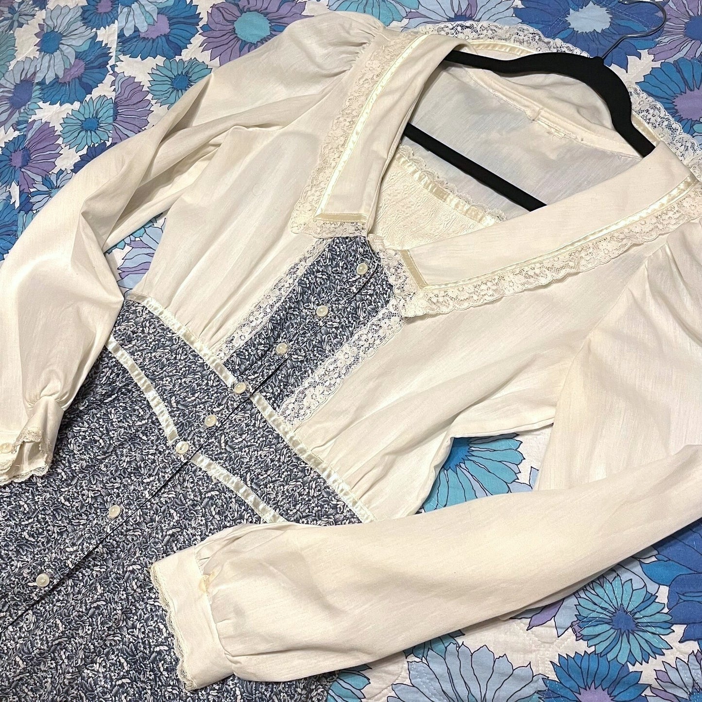 Vintage 1970’s Gunne Sax by Jessica McClintock White & Blue Floral & Lace Collared Button-Front Midi Dress
