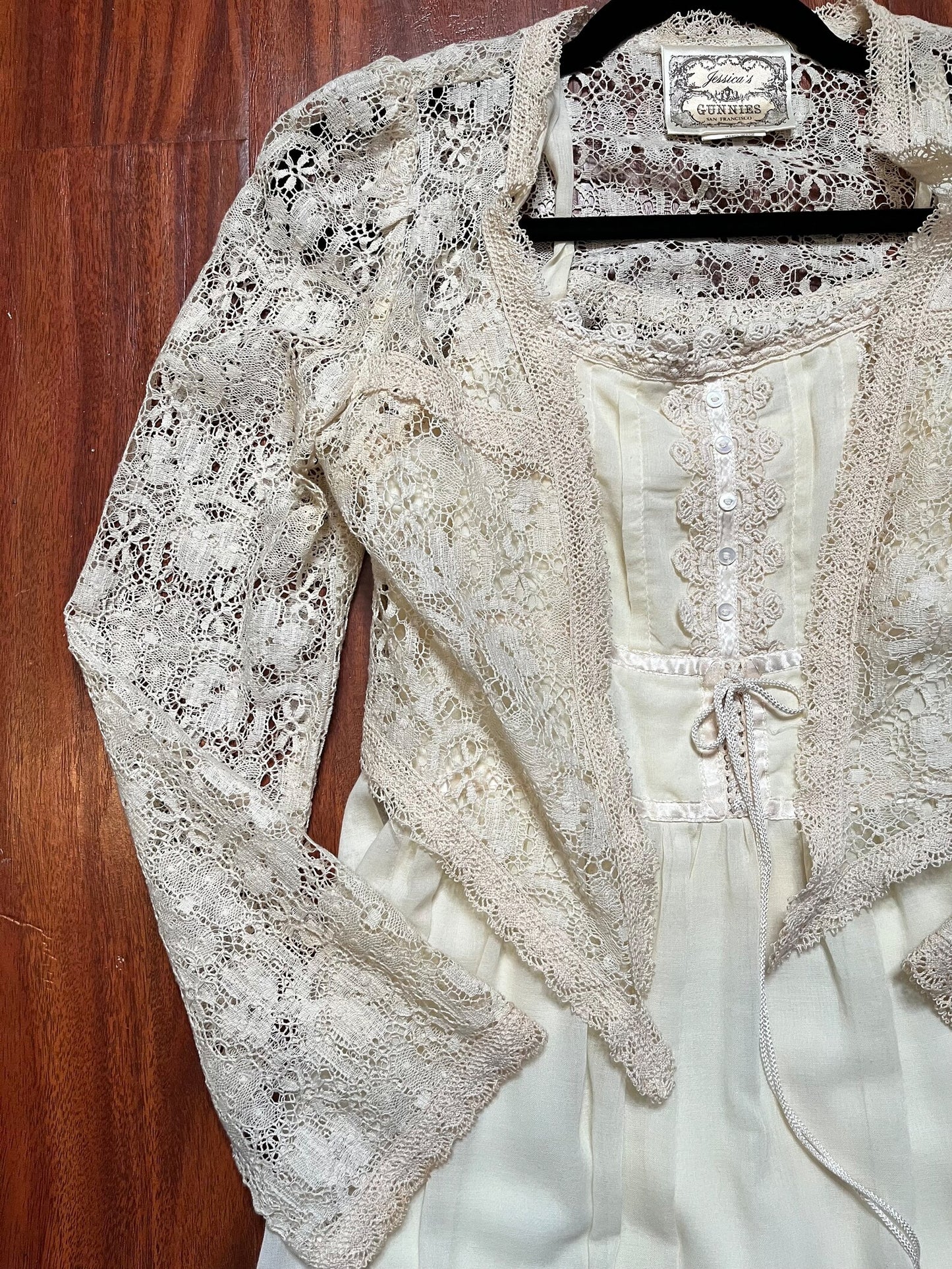 Vintage 1970’s "Gunne Sax by Jessica McClintock" Crochet Lace Shrug