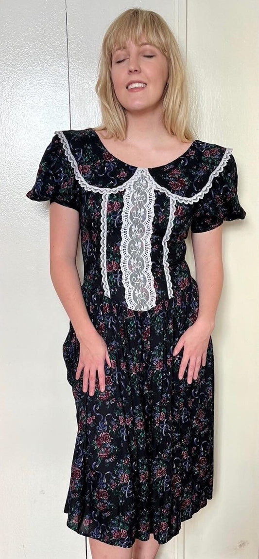 Vintage 1980’s "Gunne Sax by Jessica McClintock" Black Floral and Lace Collar Dress