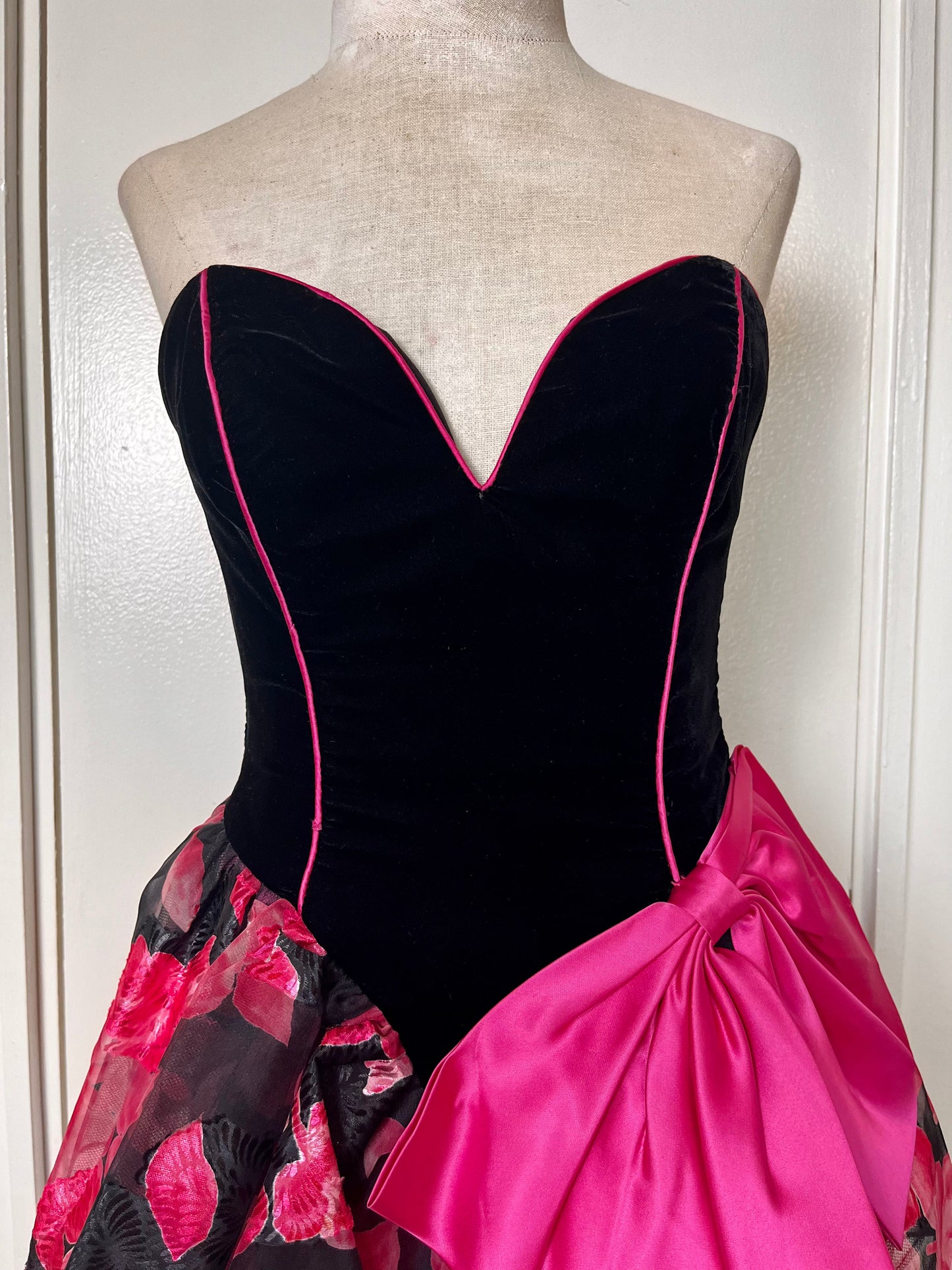 Vintage 1980's "Karen Okada for David Howard / Climax" Black Velvet with Hot Pink Piping and Pink Floral Chiffon w/ Satin Strapless Sweetheart Neckline and Peplum Waist Mini Dress