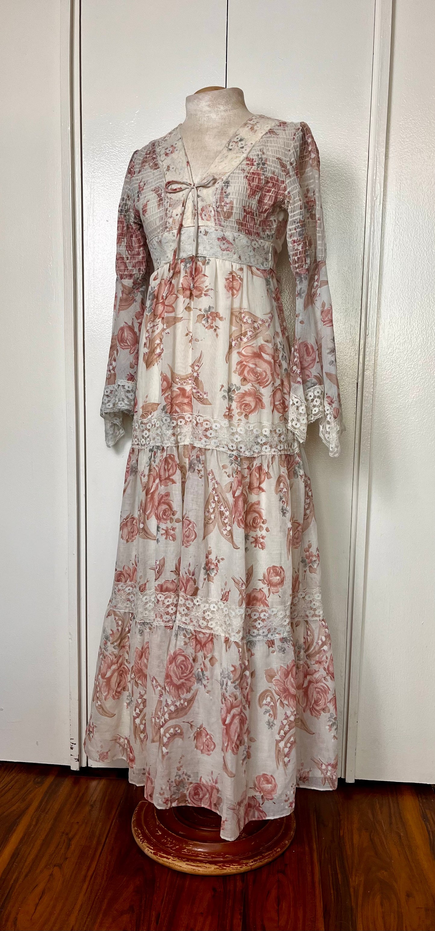 Vintage 1970's Pink Floral Trumpet Sleeve Maxi Prairie Dress