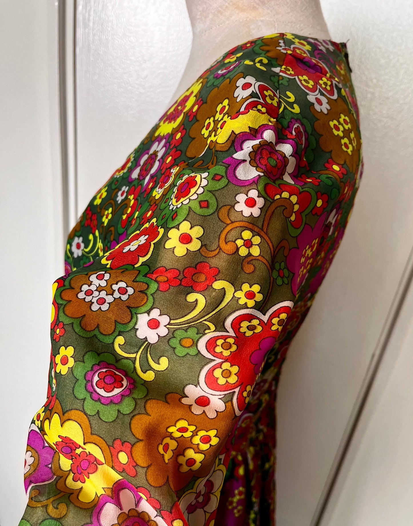 Vintage 1970's Groovy-Floral Bohemian Trumpet Sleeve Maxi Dress