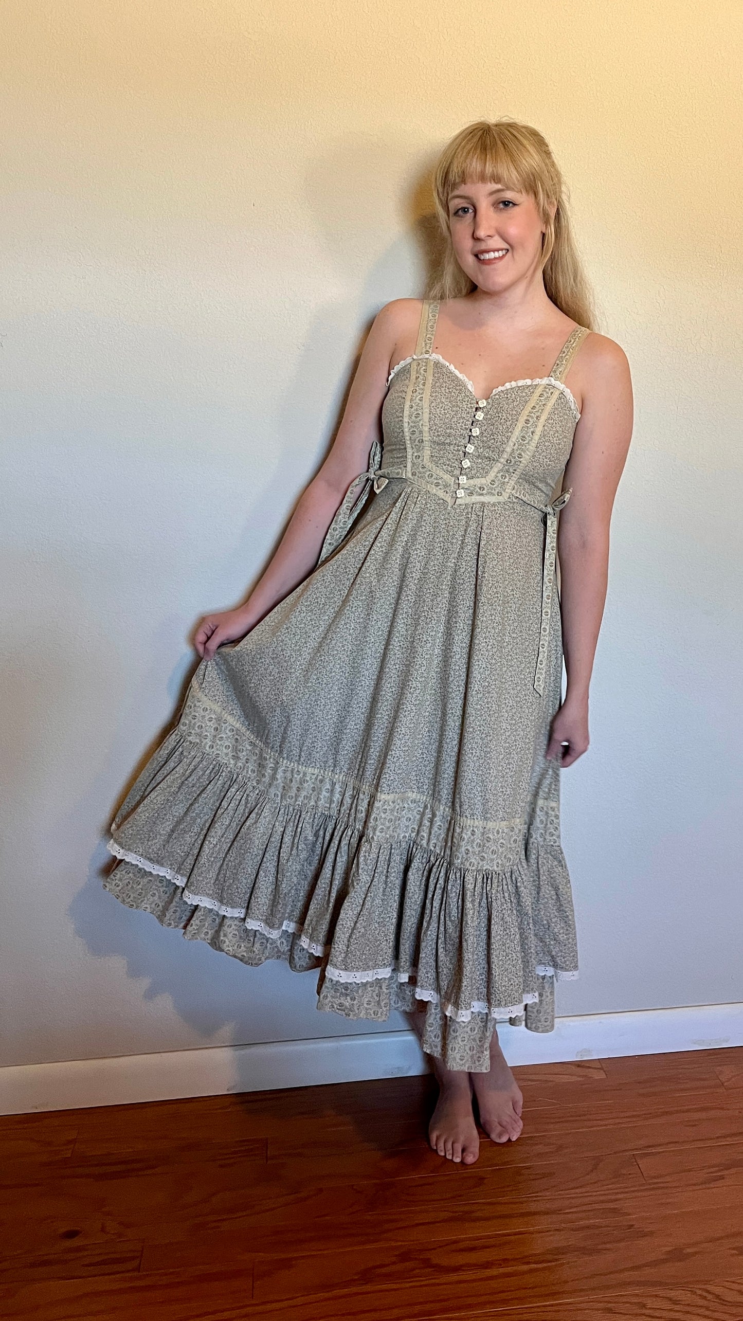 Vintage 1970’s "Gunne Sax by Jessica McClintock" Button-Front Tan & Gold Sundress