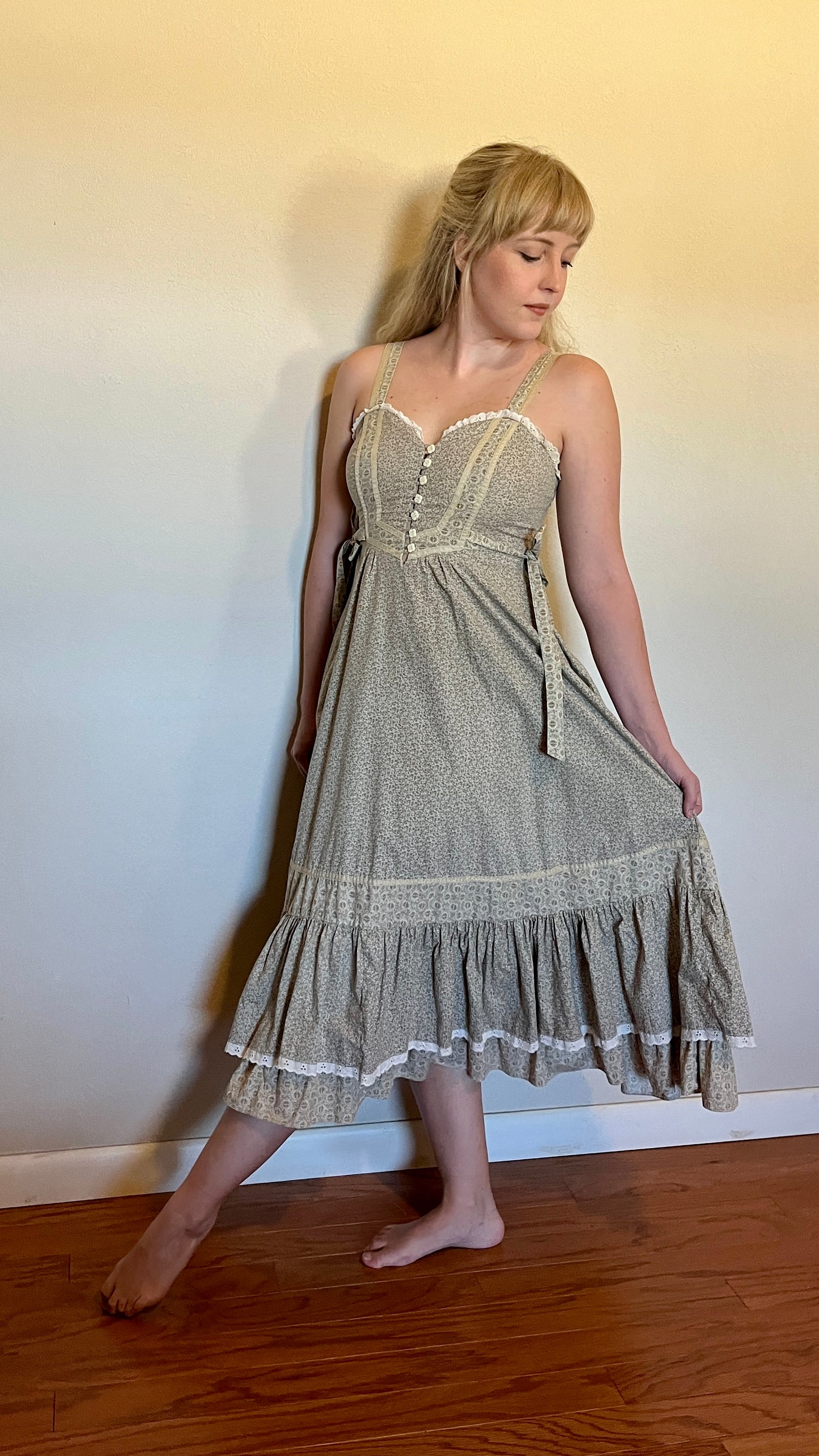 Vintage 1970’s "Gunne Sax by Jessica McClintock" Button-Front Tan & Gold Sundress