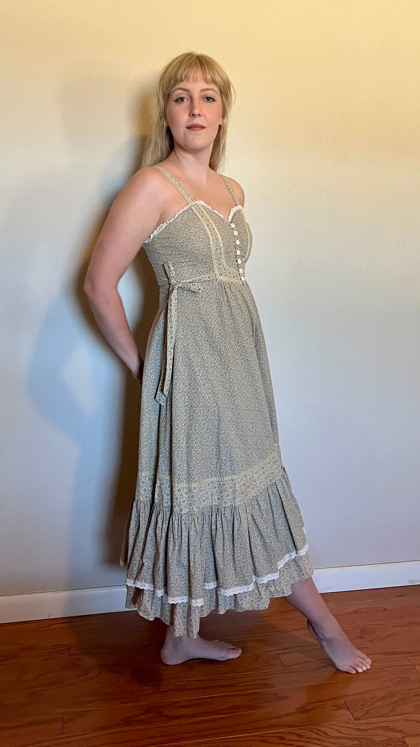 Vintage 1970’s "Gunne Sax by Jessica McClintock" Button-Front Tan & Gold Sundress