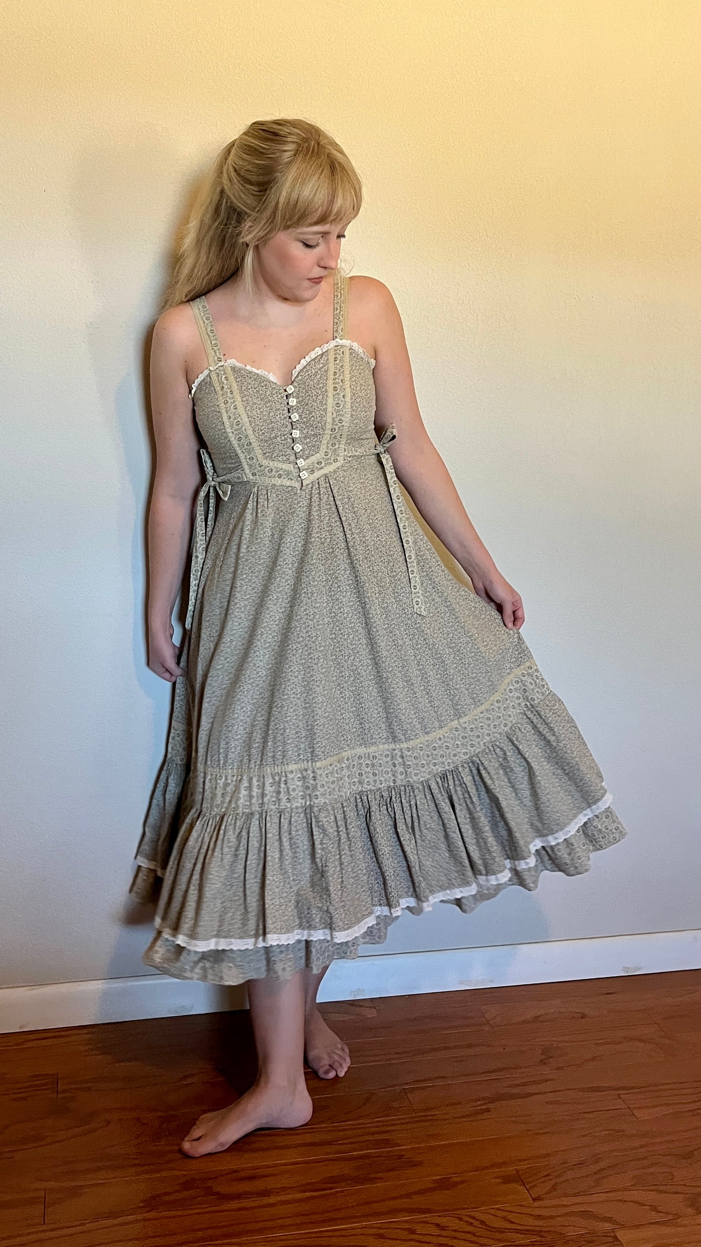 Vintage 1970’s "Gunne Sax by Jessica McClintock" Button-Front Tan & Gold Sundress