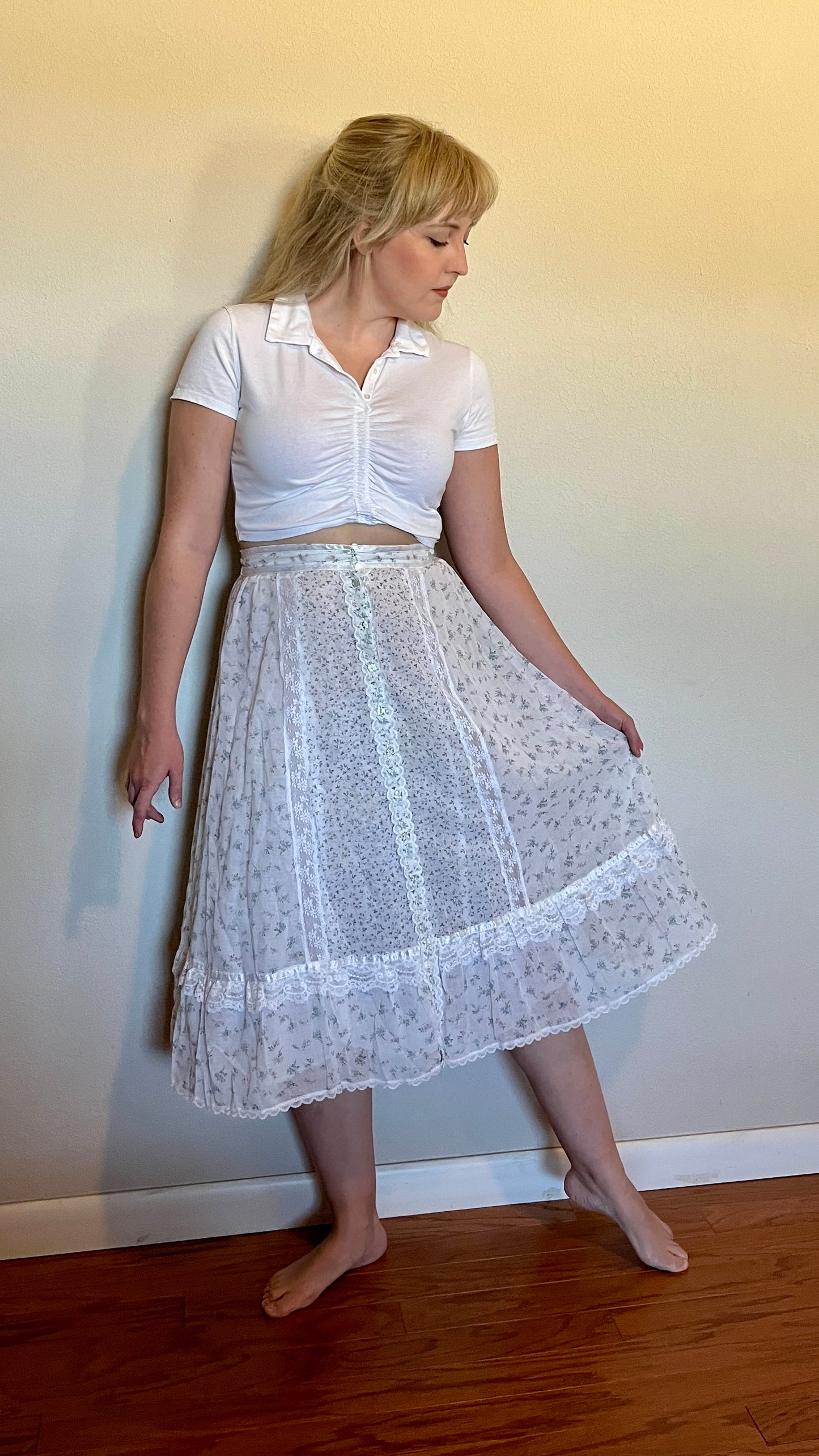 Vintage 1970’s "Gunne Sax by Jessica McClintock" White Floral Midi Skirt