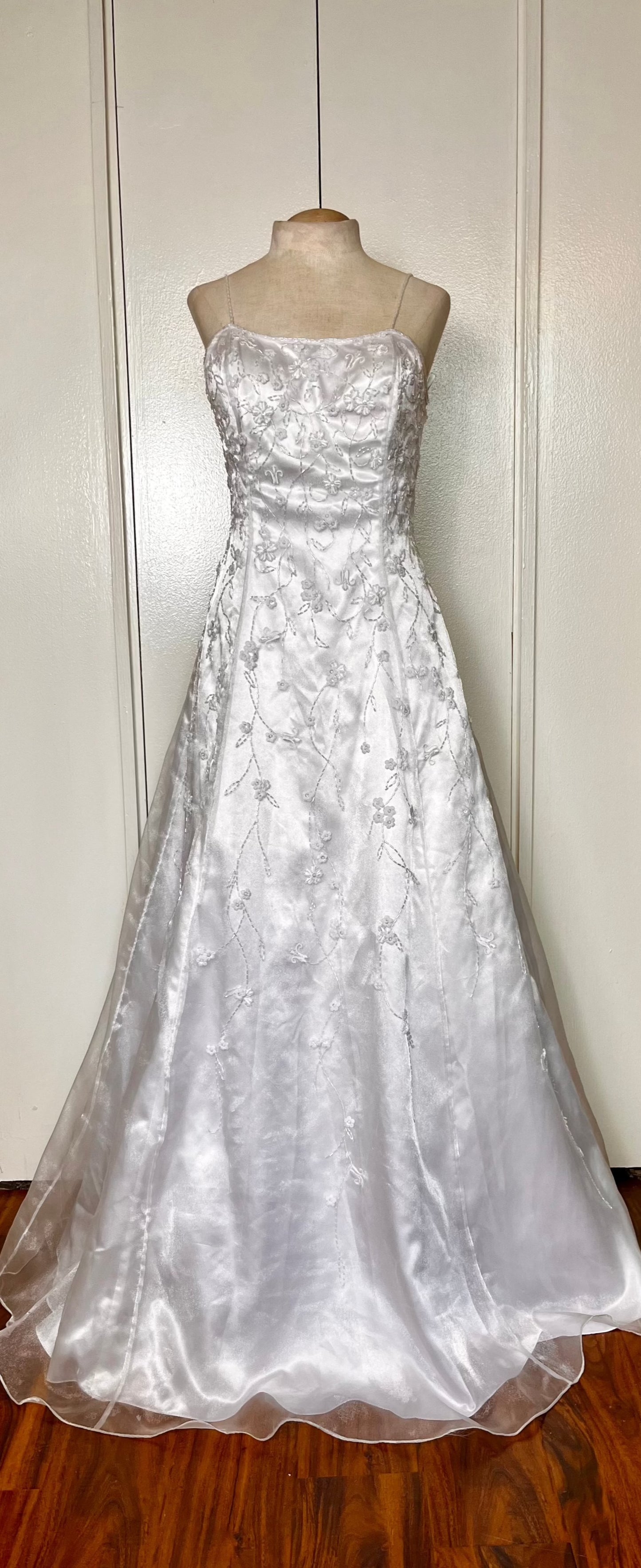 Vintage Y2K "Nina Caccini" White Flowers Beaded Gown