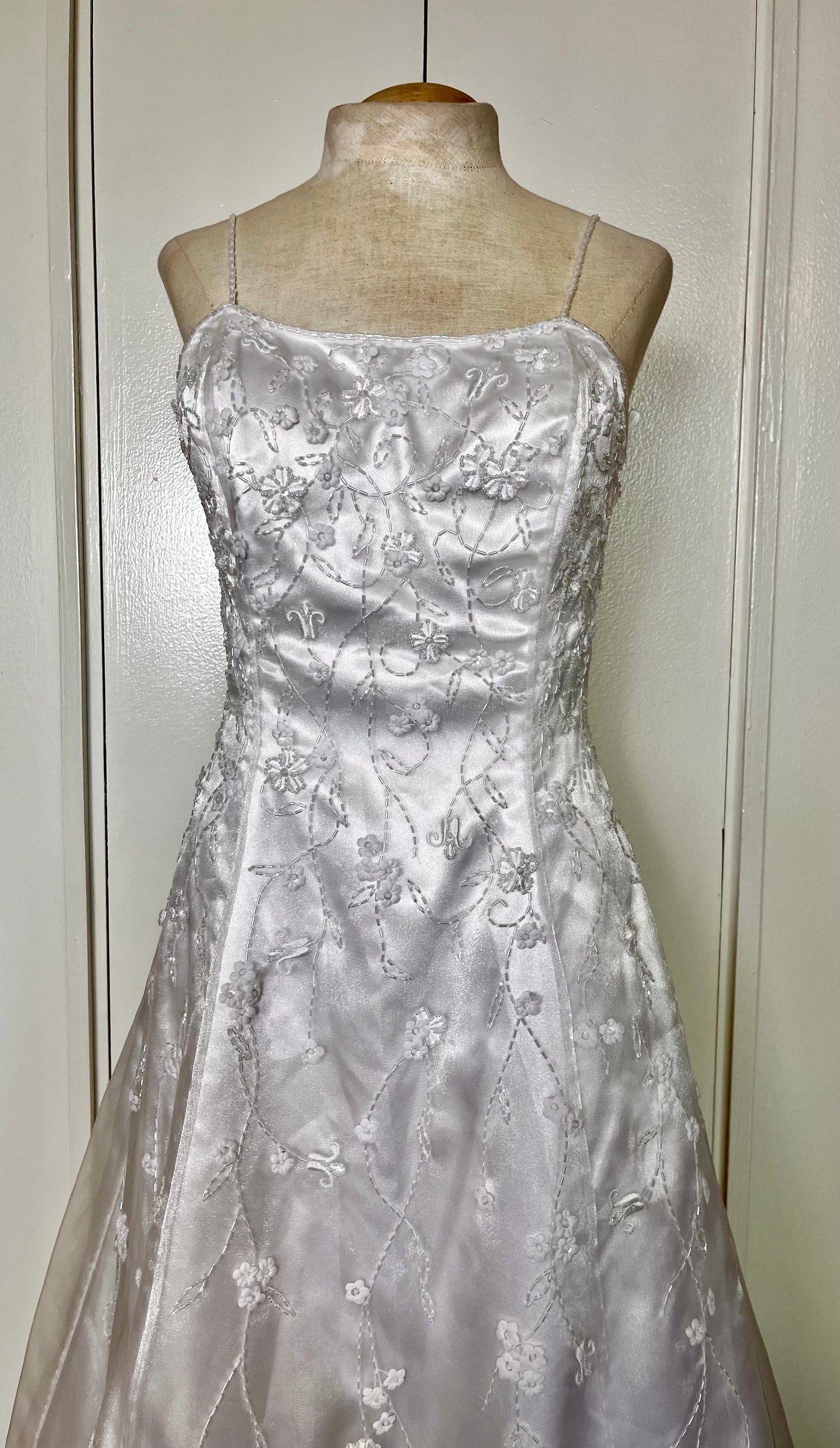 Vintage Y2K "Nina Caccini" White Flowers Beaded Gown