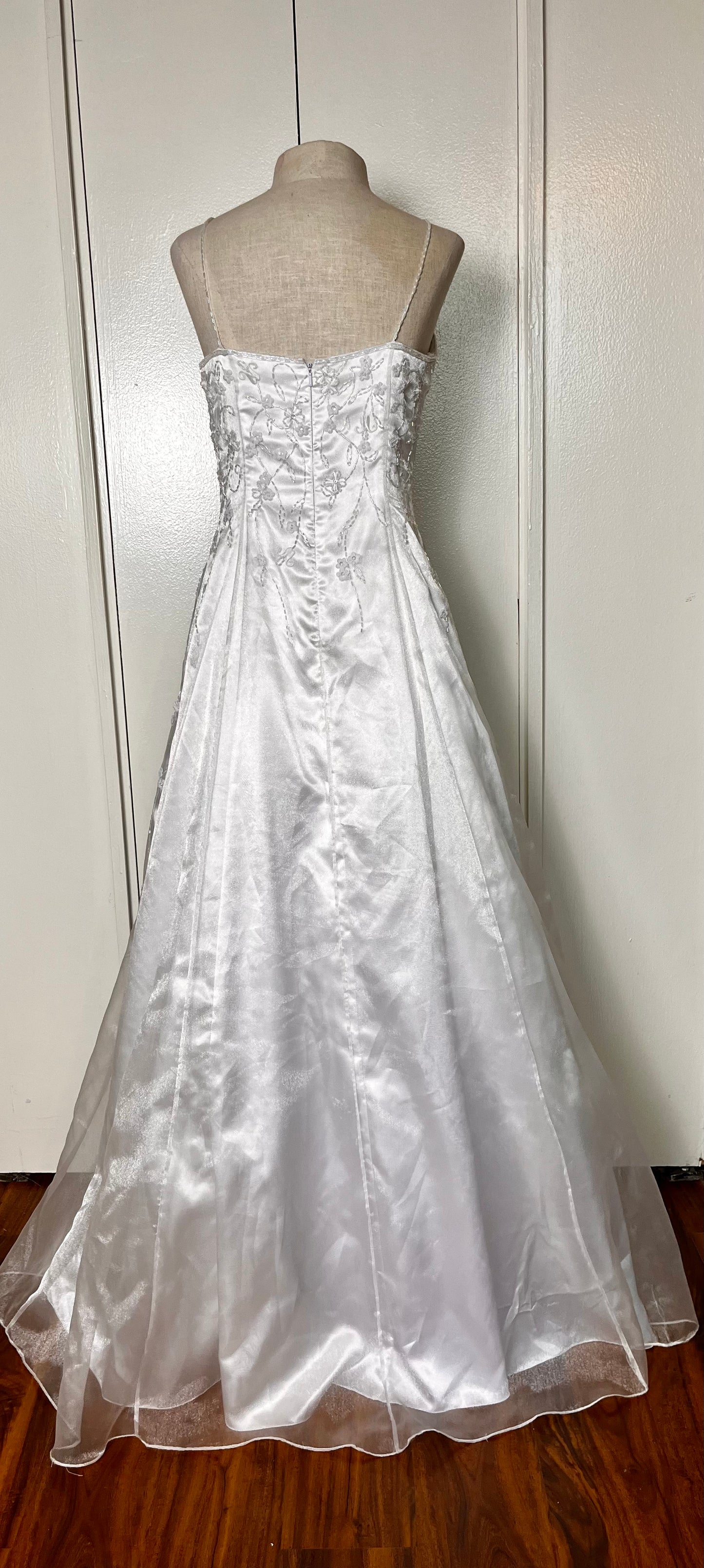 Vintage Y2K "Nina Canacci" White Flowers Beaded Gown