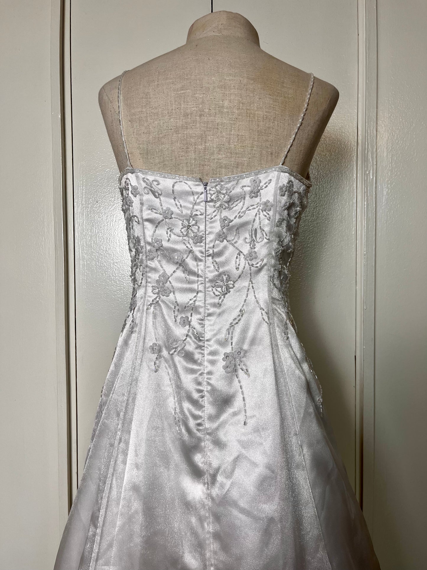 Vintage Y2K "Nina Canacci" White Flowers Beaded Gown