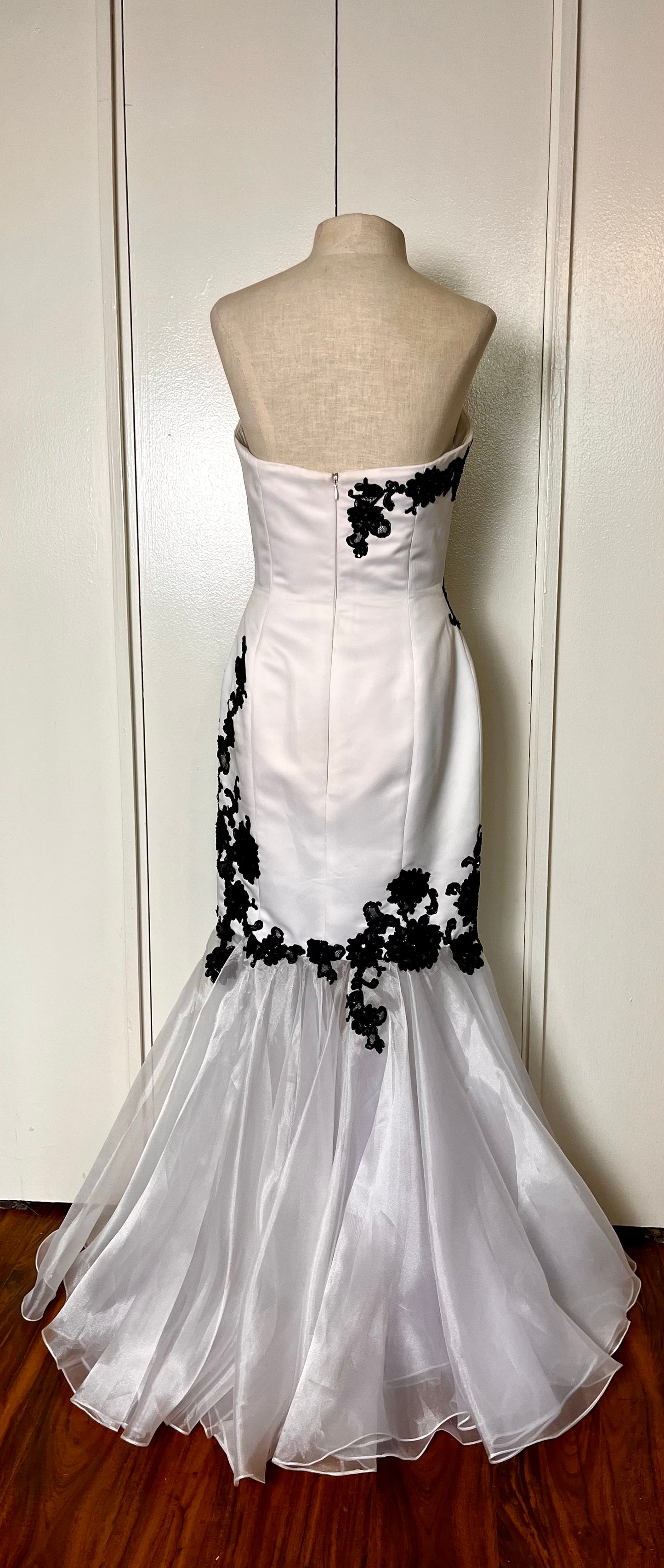 Vintage Y2K "Jovani" White w/ Black Lace Strapless Gown