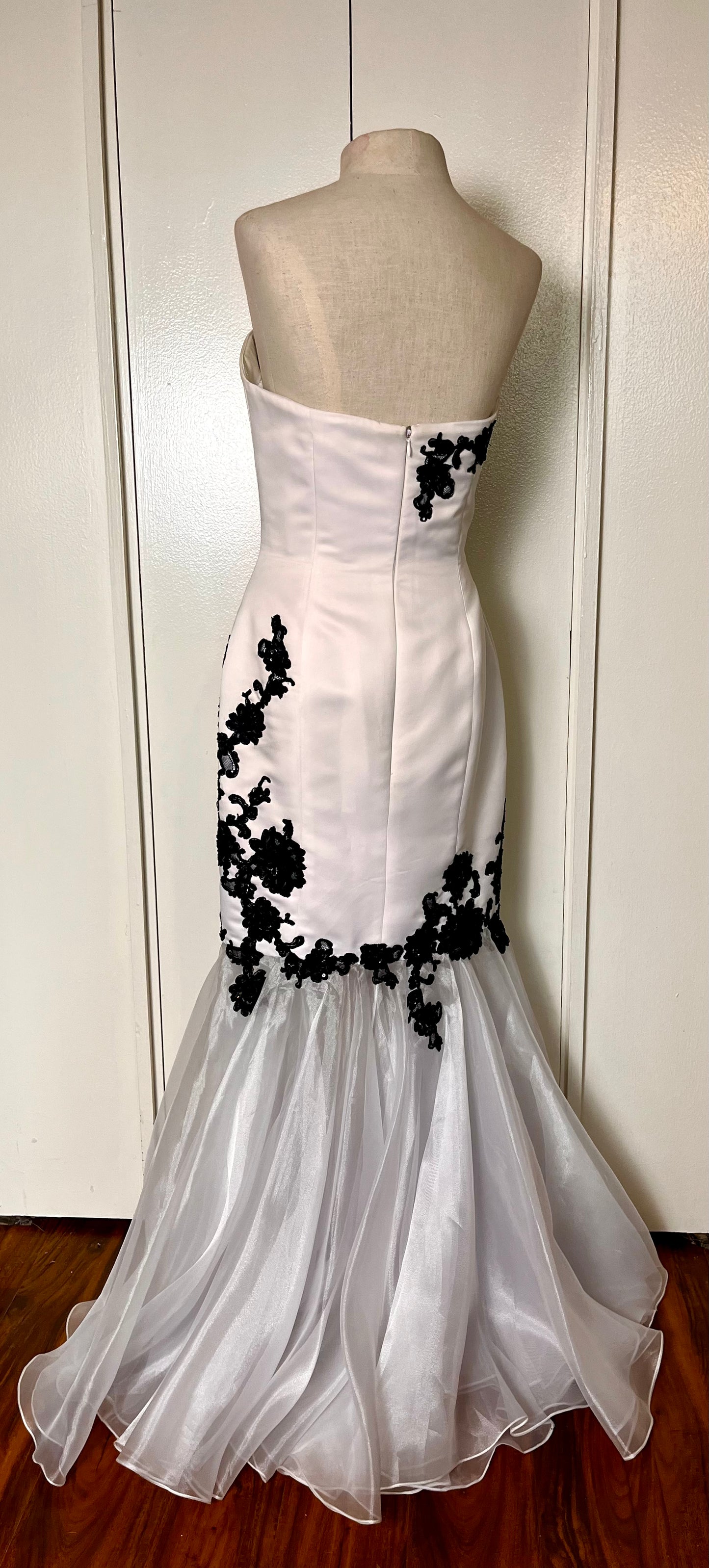 Vintage Y2K "Jovani" White w/ Black Lace Strapless Gown