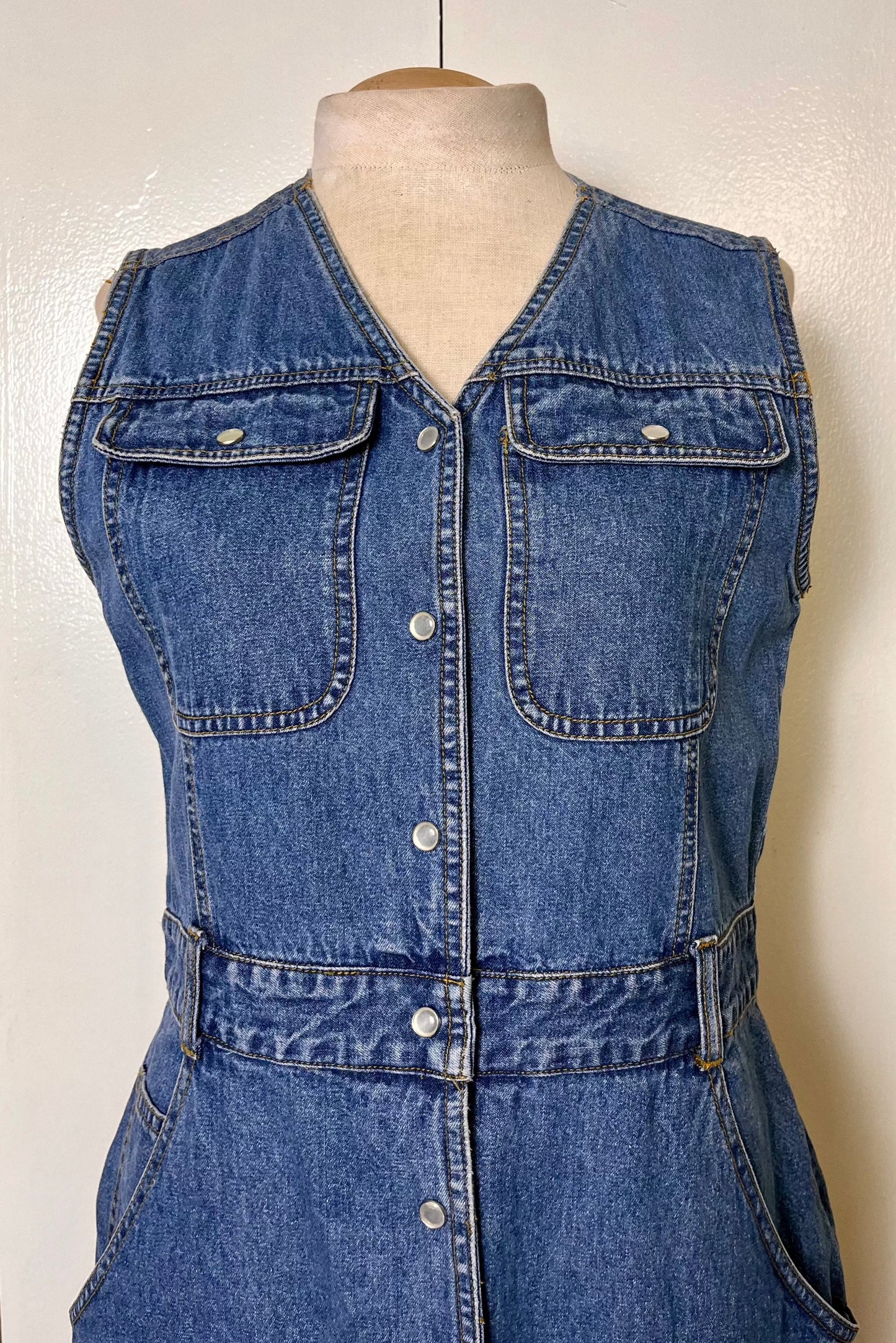 Vintage Y2K "Bill Blass" Pearl Snap Medium-Wash Denim Dress