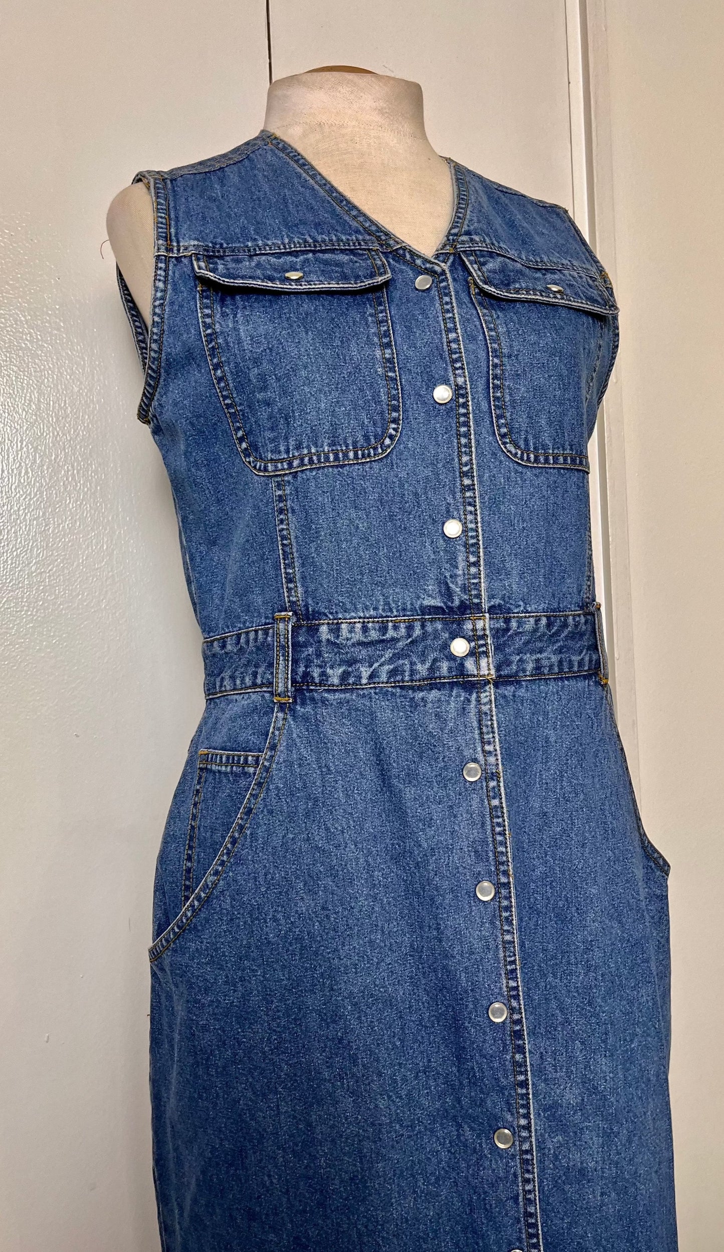 Vintage Y2K "Bill Blass" Pearl Snap Medium-Wash Denim Dress