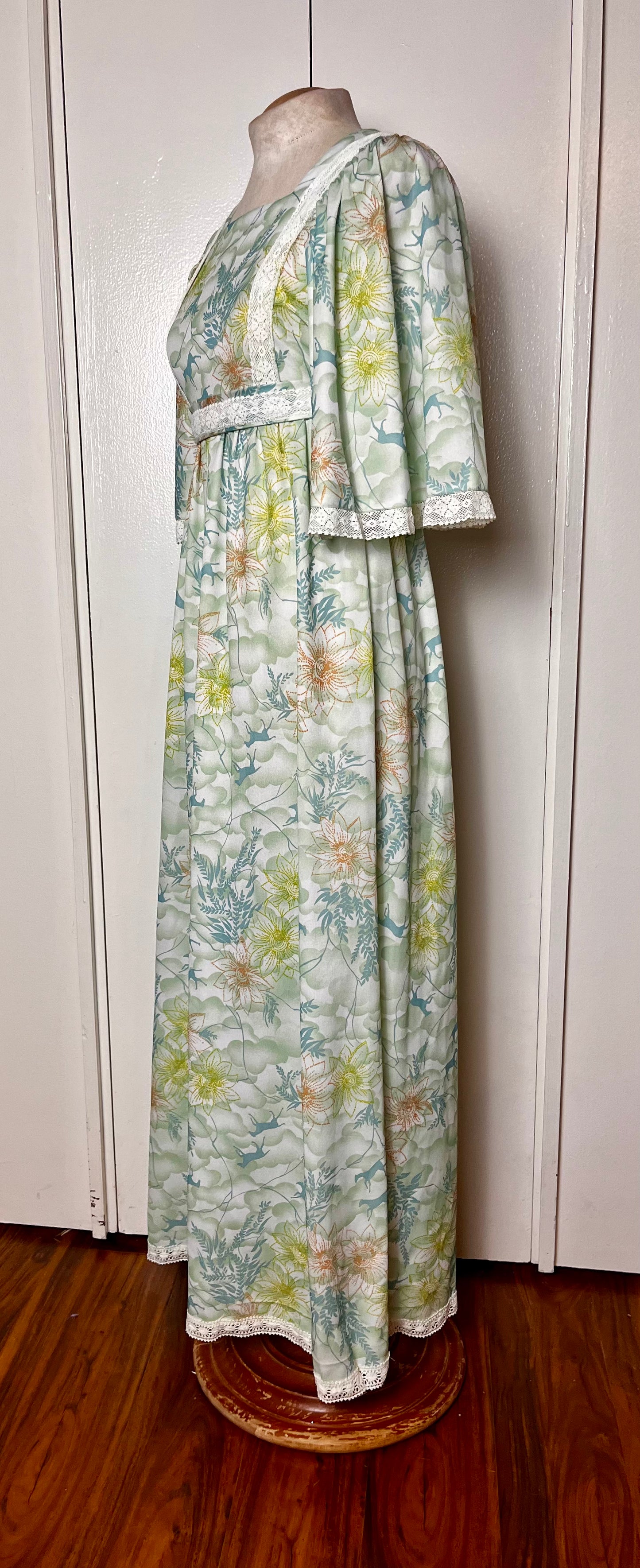 Vintage 1970’s Teal Horse-Print Flutter Sleeve Maxi Dress