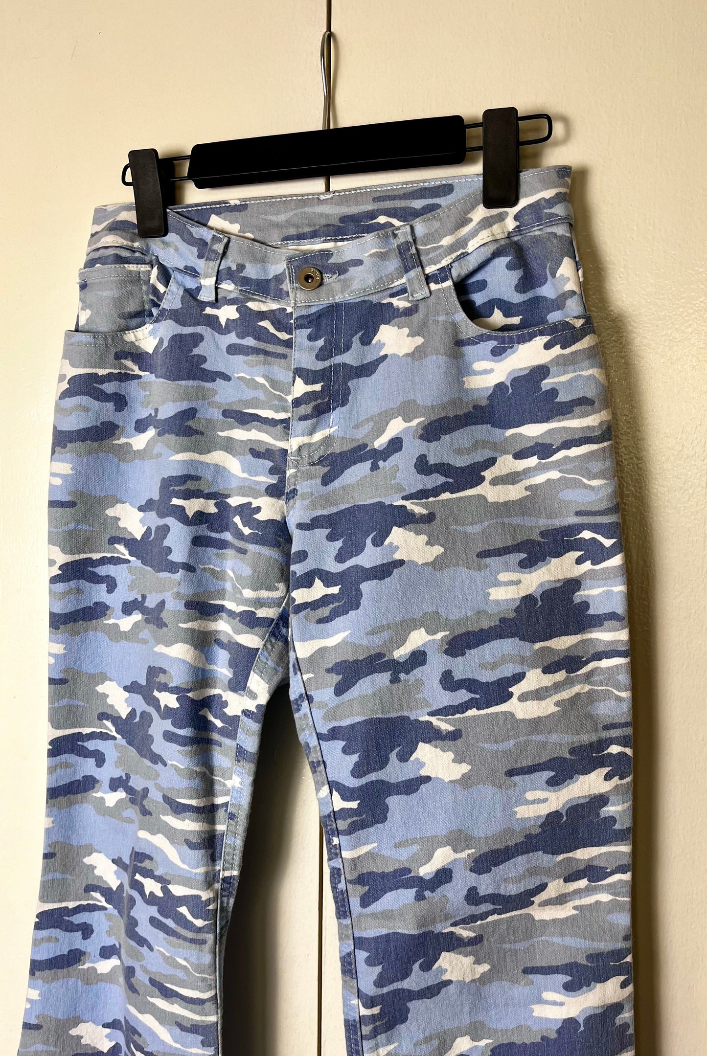 Vintage Y2K "Wally Girl" Blue & White Camouflage-Print Jeans