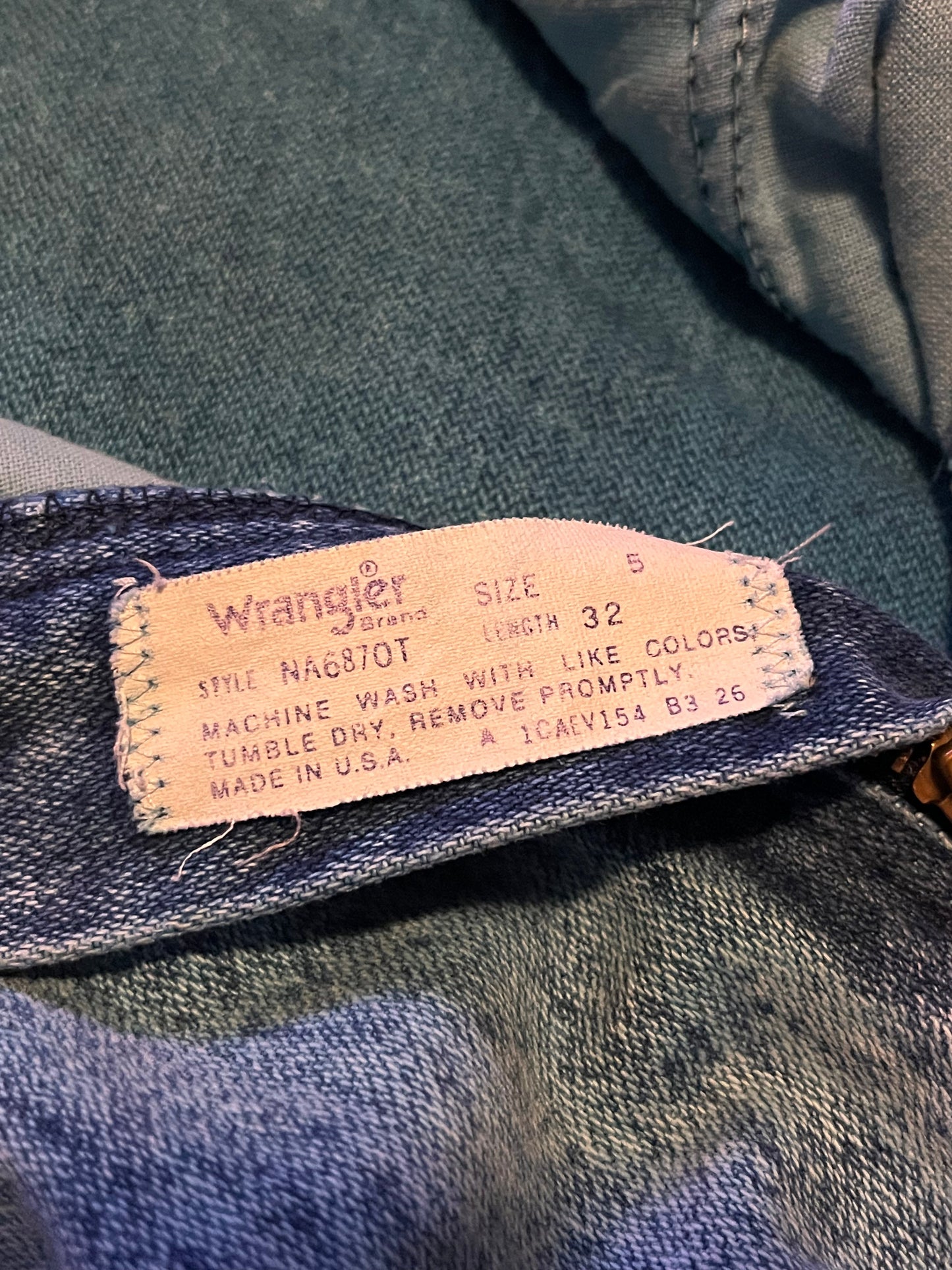 Vintage 1980's " Wrangler" Blue Acid Wash Jeans