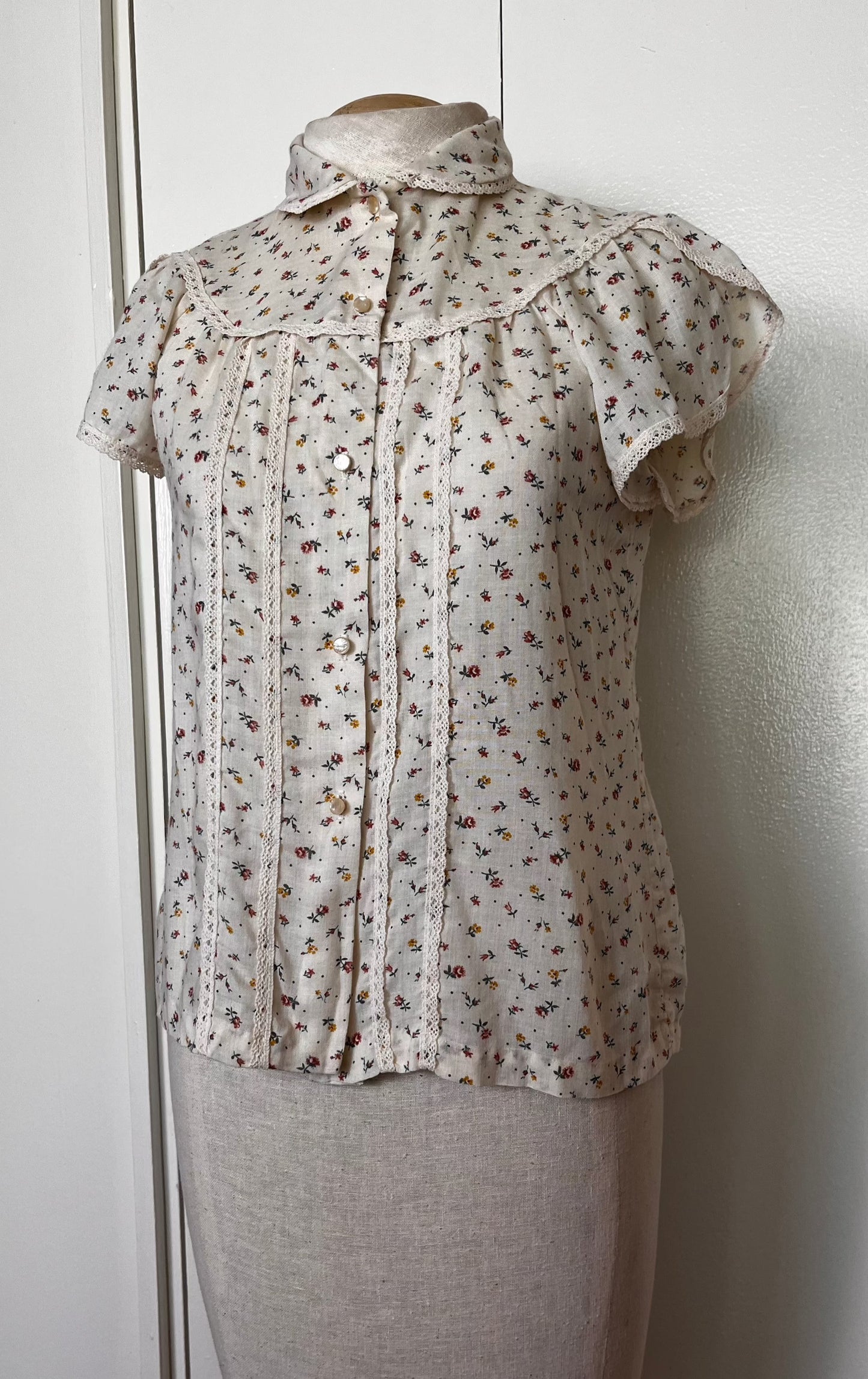 Vintage 1970's "Spare Parts"Calico Short Sleeve Button-Front Prairie-Style Blouse