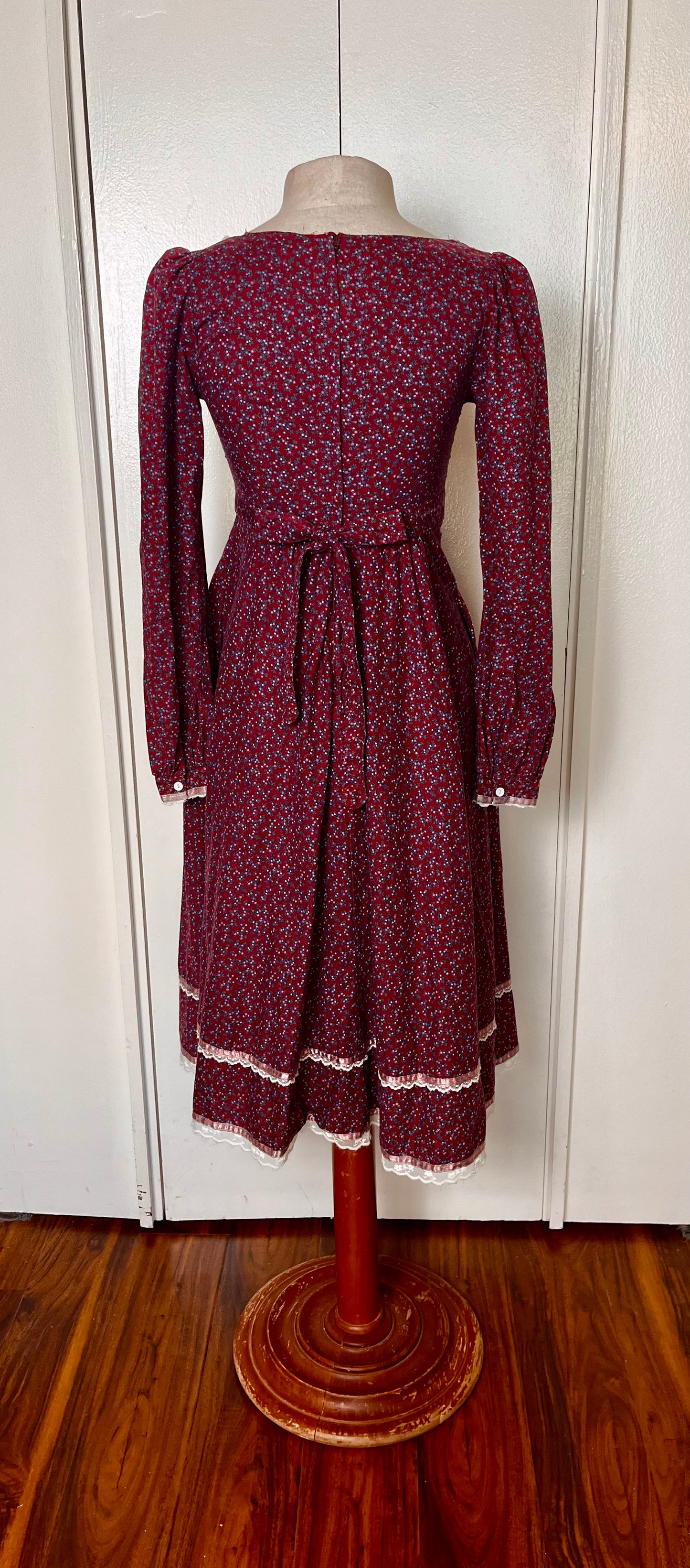 Vintage 1970’s "Gunne Sax by Jessica McClintock" Red and Purple Calico Long Sleeve Midi Dress (Size 5)