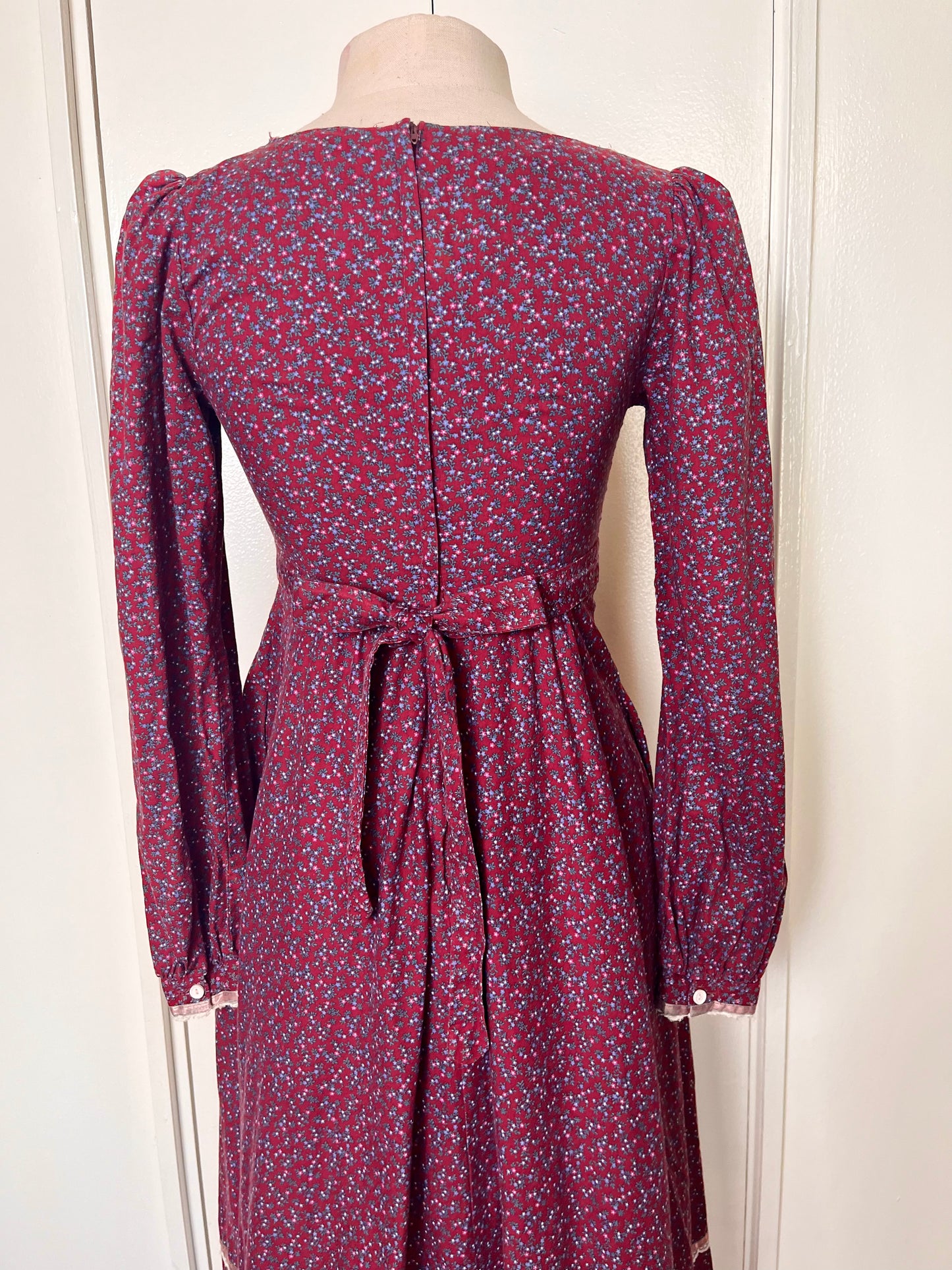 Vintage 1970’s "Gunne Sax by Jessica McClintock" Red and Purple Calico Long Sleeve Midi Dress (Size 5)