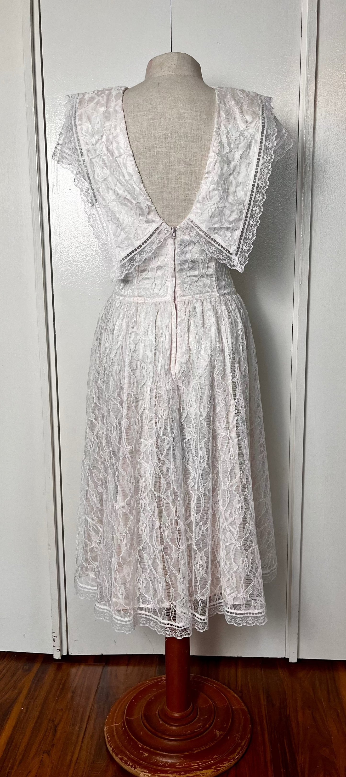 Vintage 1980's "Gunne Sax by Jessica McClintock" Light Pink and Lace Midi Dress