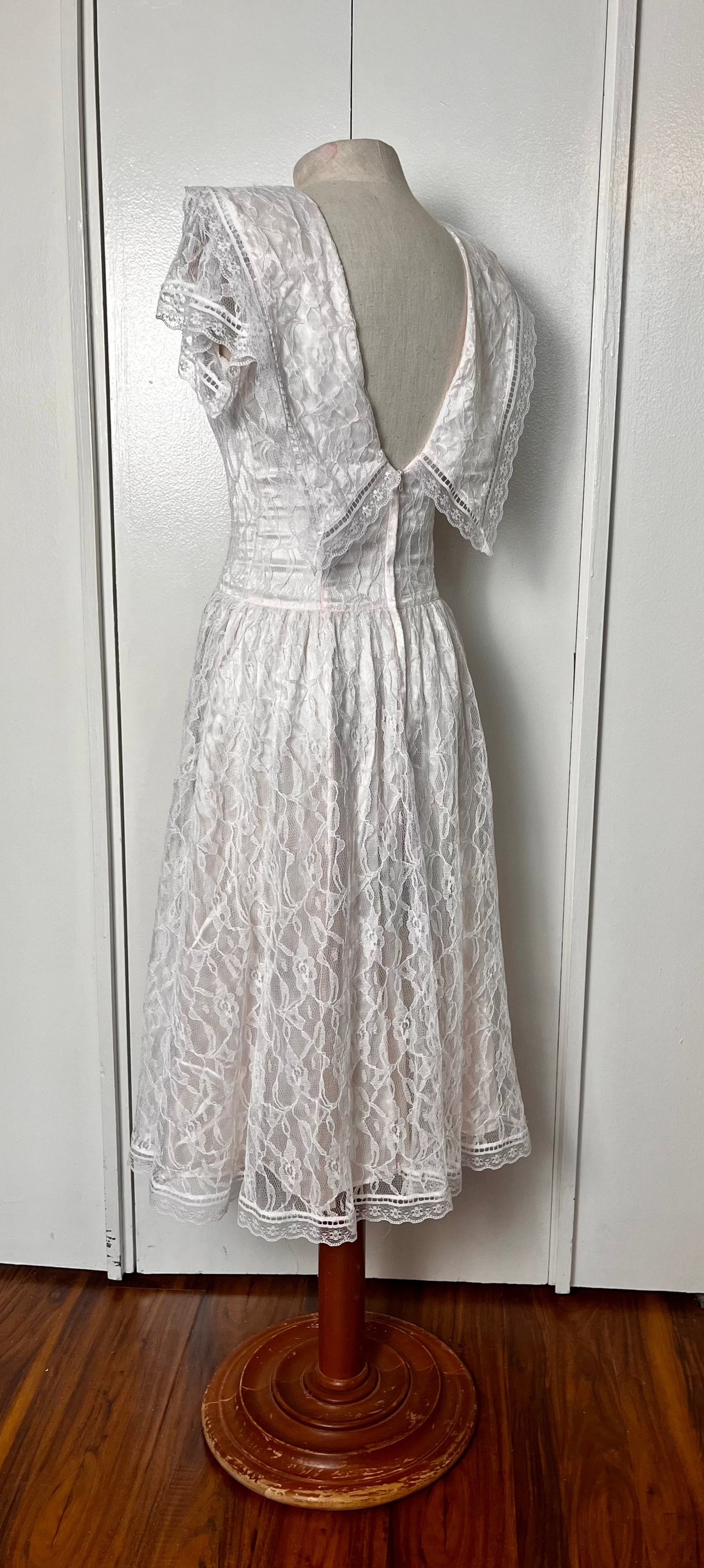 Vintage 1980's "Gunne Sax by Jessica McClintock" Light Pink and Lace Midi Dress