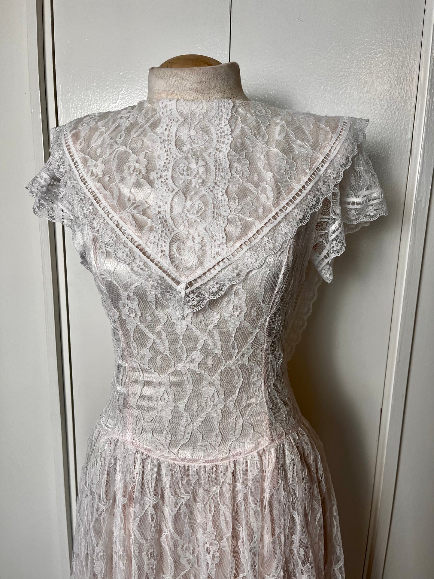 Vintage 1980's "Gunne Sax by Jessica McClintock" Light Pink and Lace Midi Dress