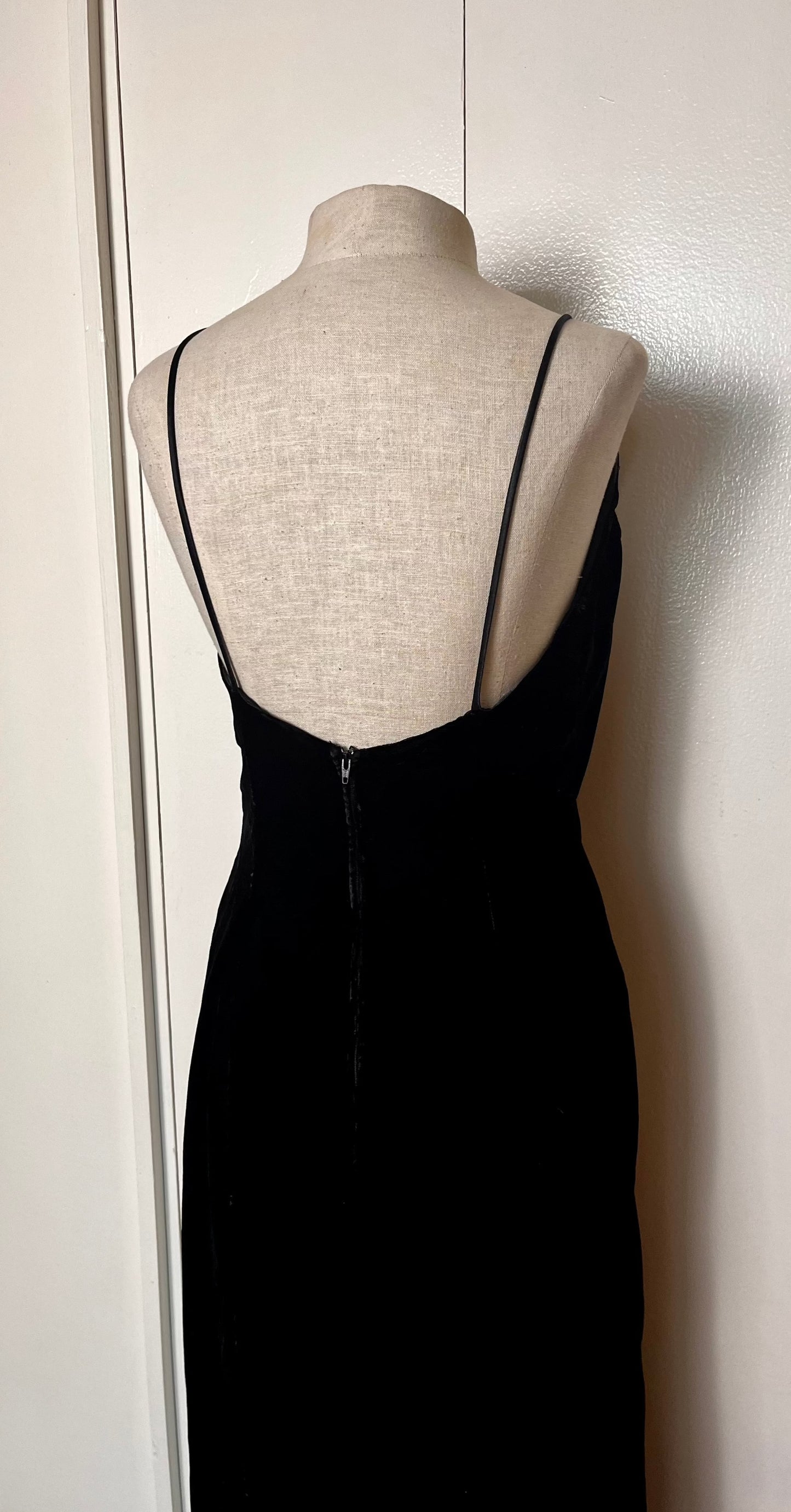 Vintage 1990's "Jessica McClintock" Black Velvet & Black Lace Sleeveless Maxi Dress