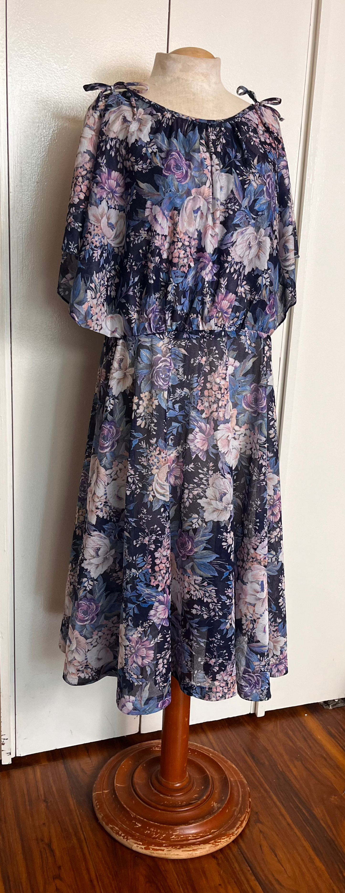 Vintage 1970's Blue Roses Midi Dress