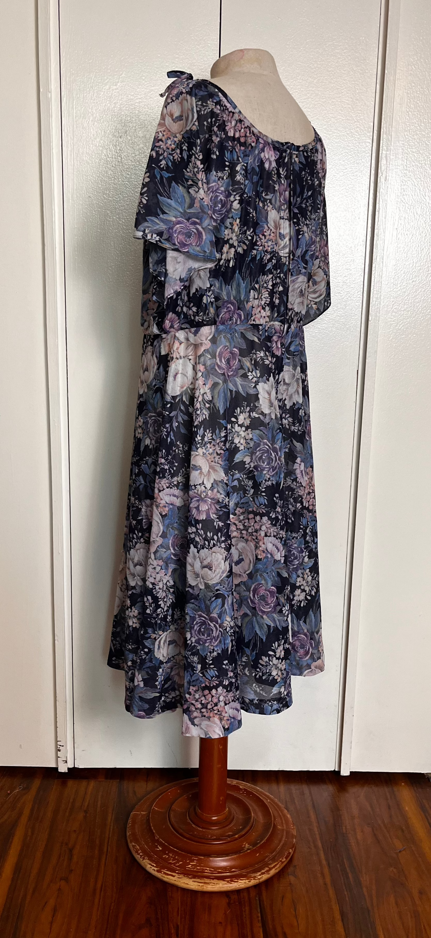 Vintage 1970's Blue Roses Midi Dress