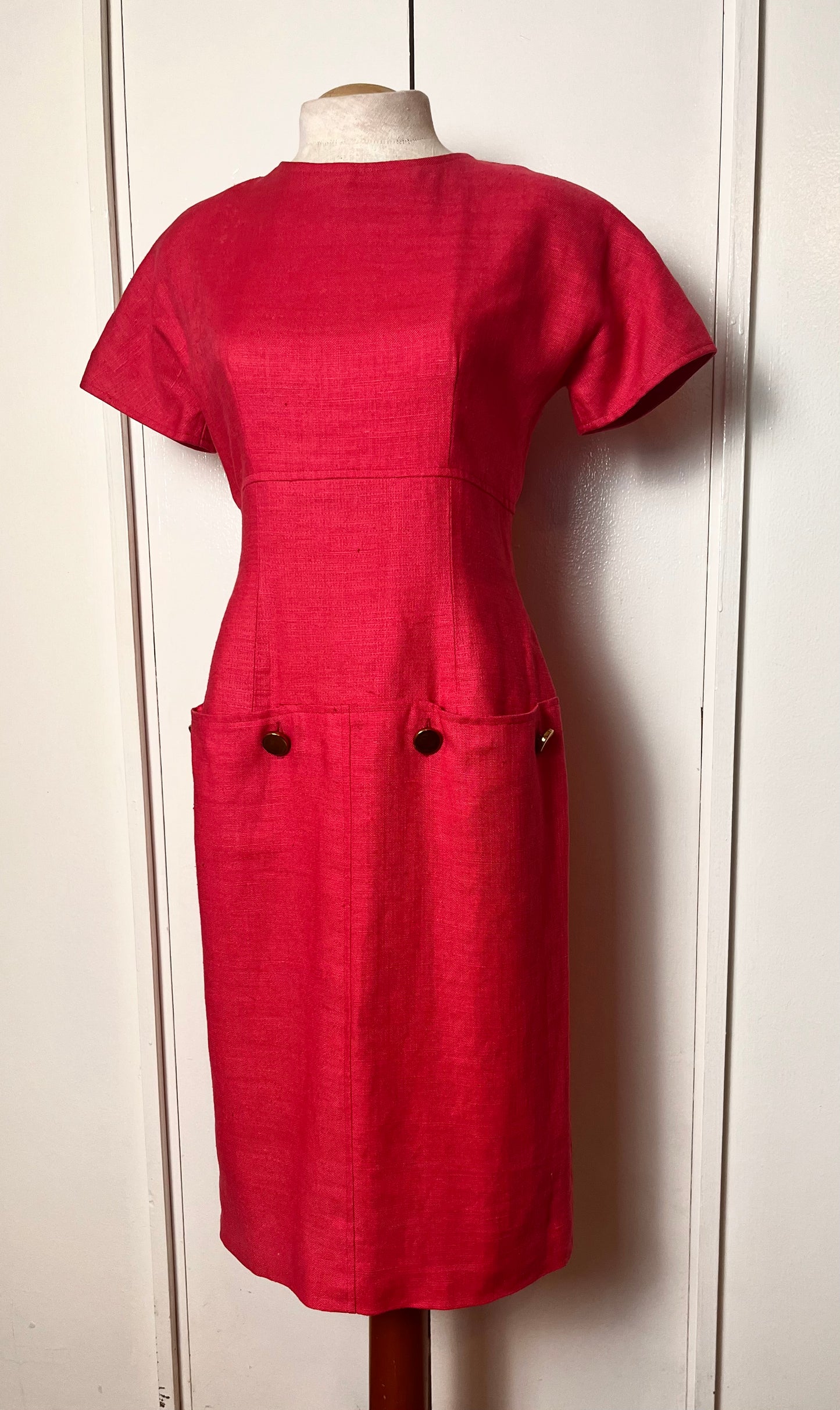 Vintage 1990's "Oscar de la Renta" Pink Linen & Gold Button Sheath Dress