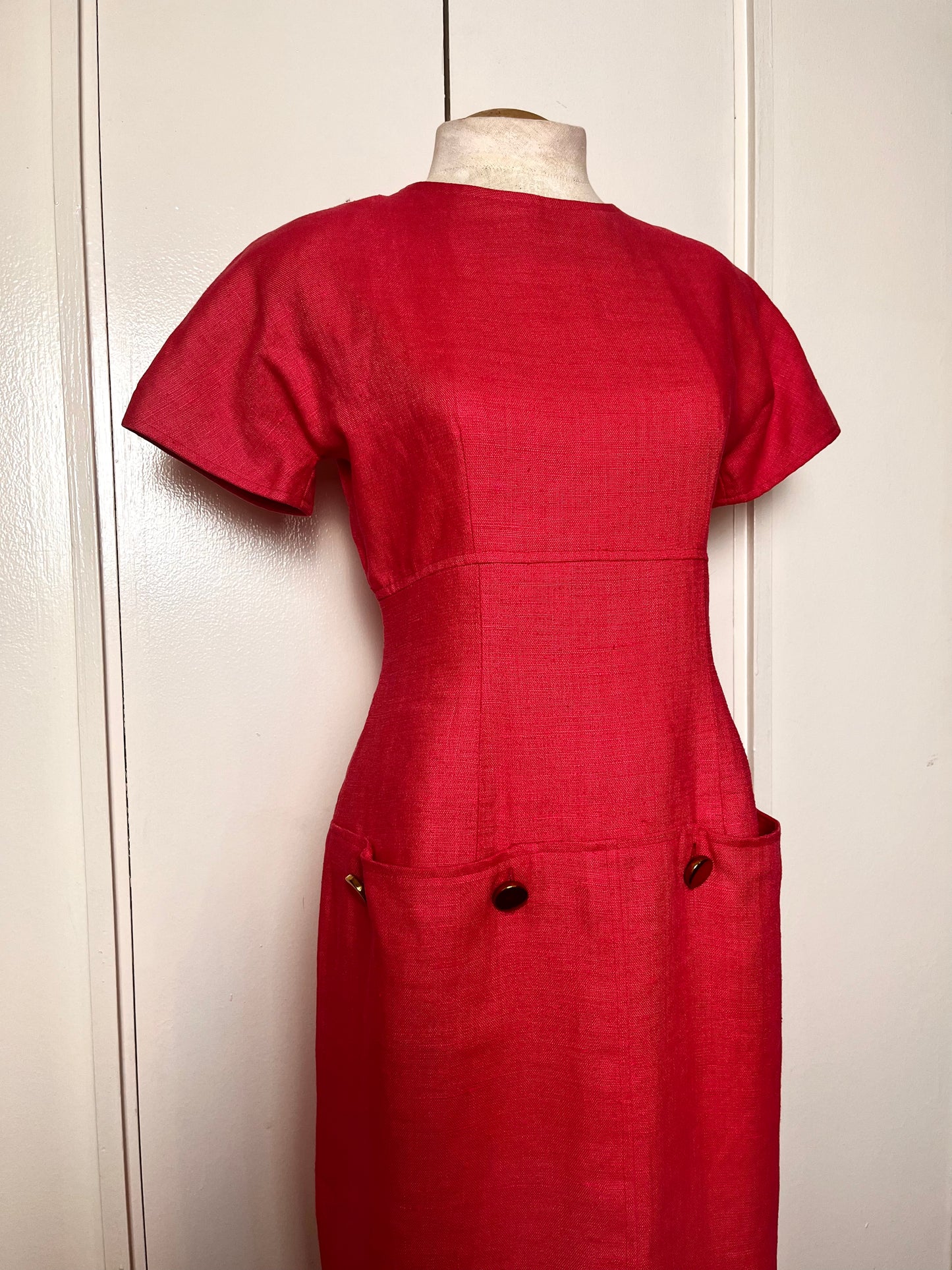 Vintage 1990's "Oscar de la Renta" Pink Linen & Gold Button Sheath Dress